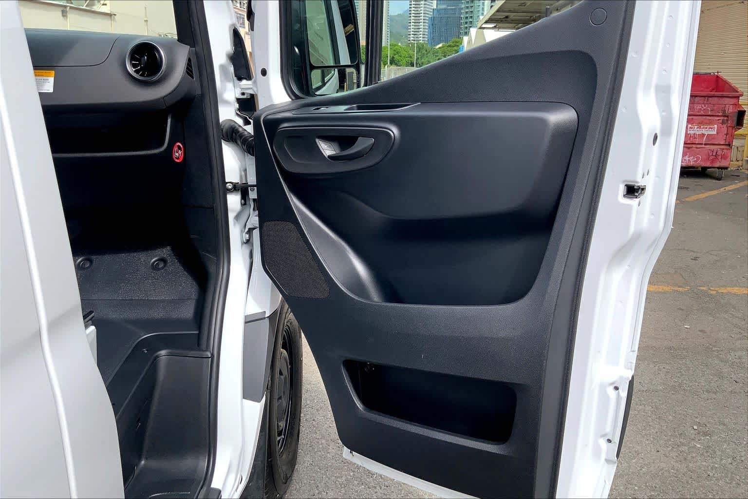 2026 Mercedes-Benz Sprinter 2500 High Roof I4 Diesel HO 144" RWD