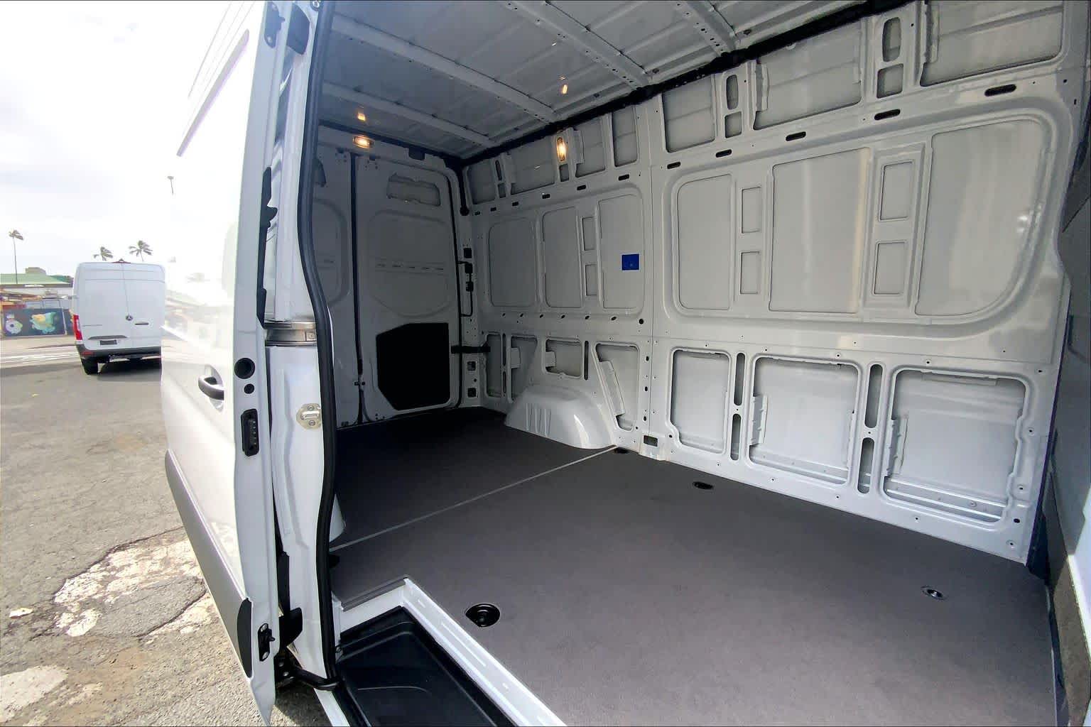 2026 Mercedes-Benz Sprinter 2500 High Roof I4 Diesel HO 144" RWD