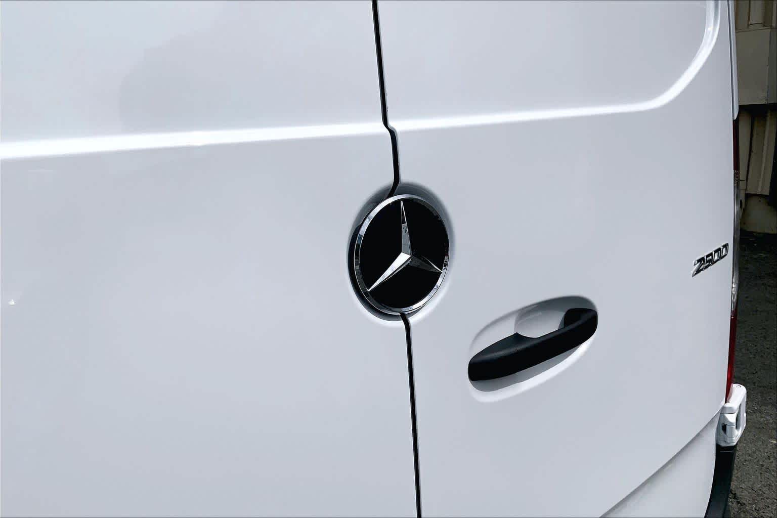 2026 Mercedes-Benz Sprinter 2500 High Roof I4 Diesel HO 144" RWD