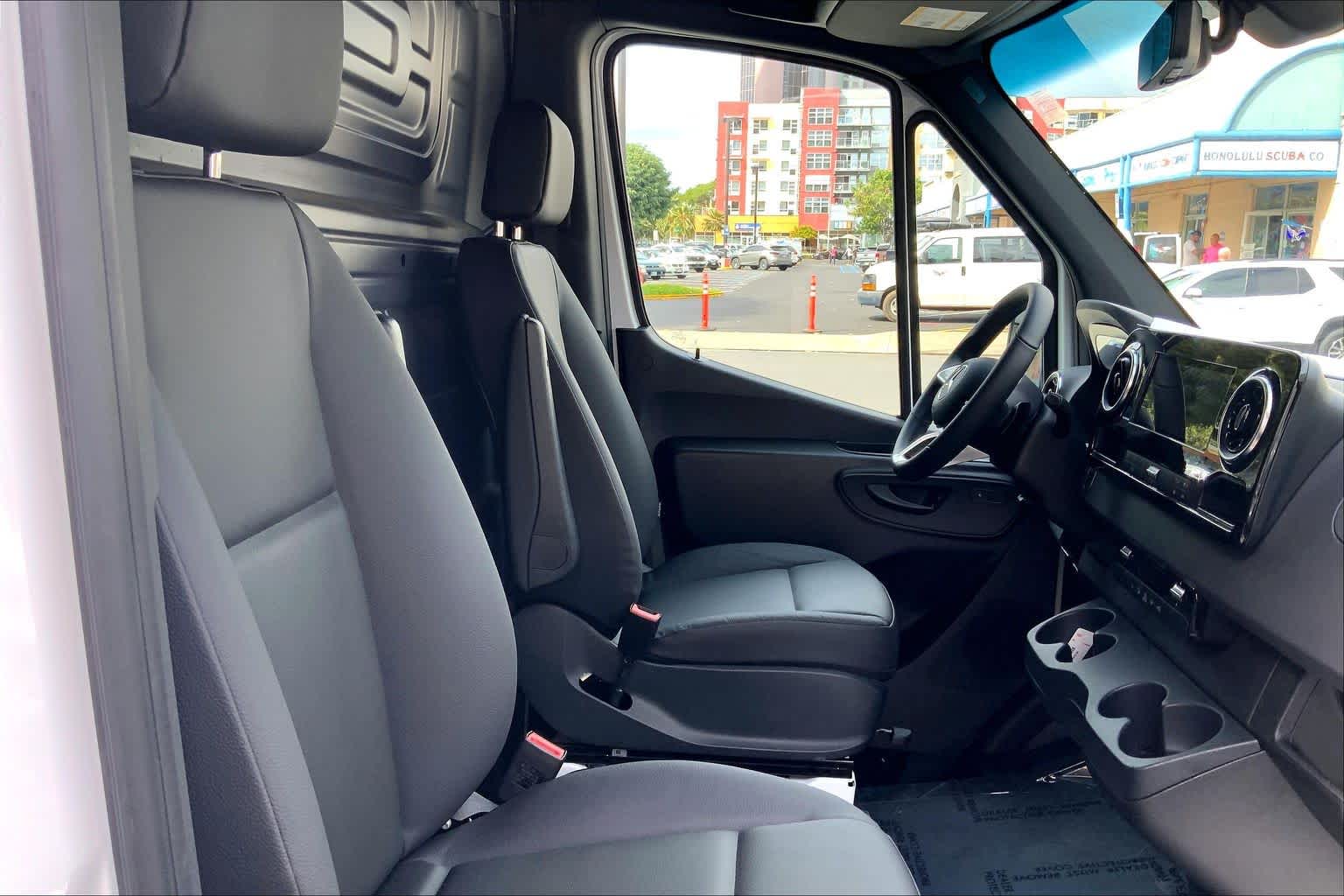 2026 Mercedes-Benz Sprinter 2500 High Roof I4 Diesel HO 144" RWD