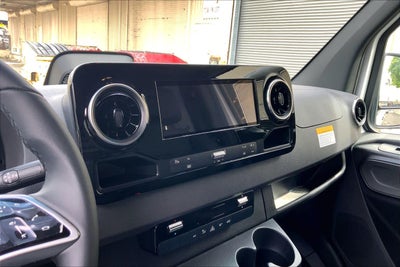 2026 Mercedes-Benz Sprinter 2500 High Roof I4 Diesel HO 144" RWD