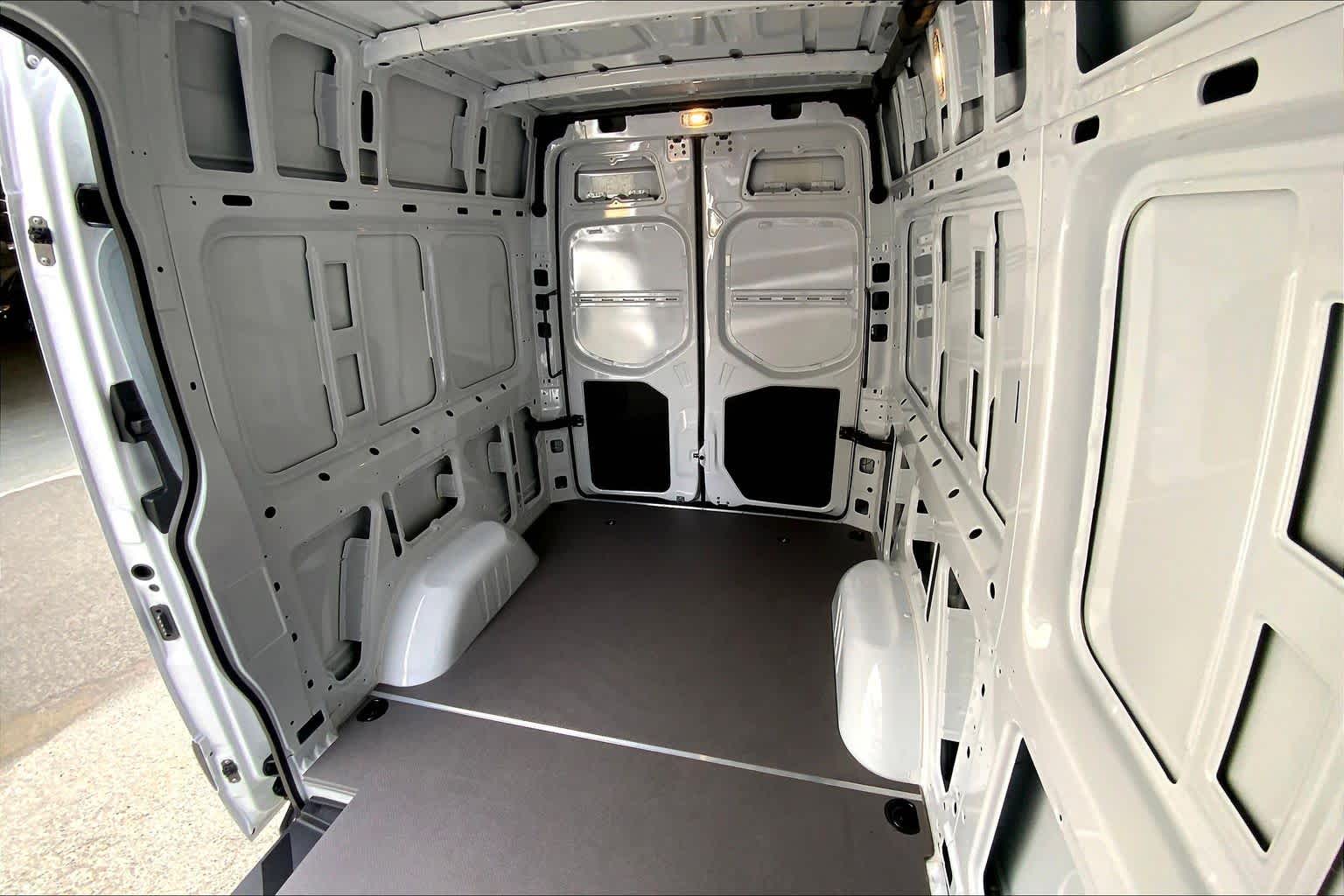 2026 Mercedes-Benz Sprinter 2500 High Roof I4 Diesel HO 144" RWD
