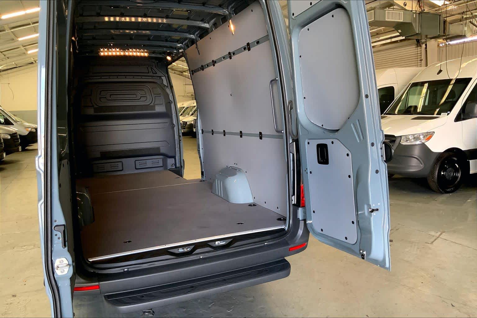 2025 Mercedes-Benz Sprinter Cargo Van 2500 High Roof I4 Diesel HO 170 RWD