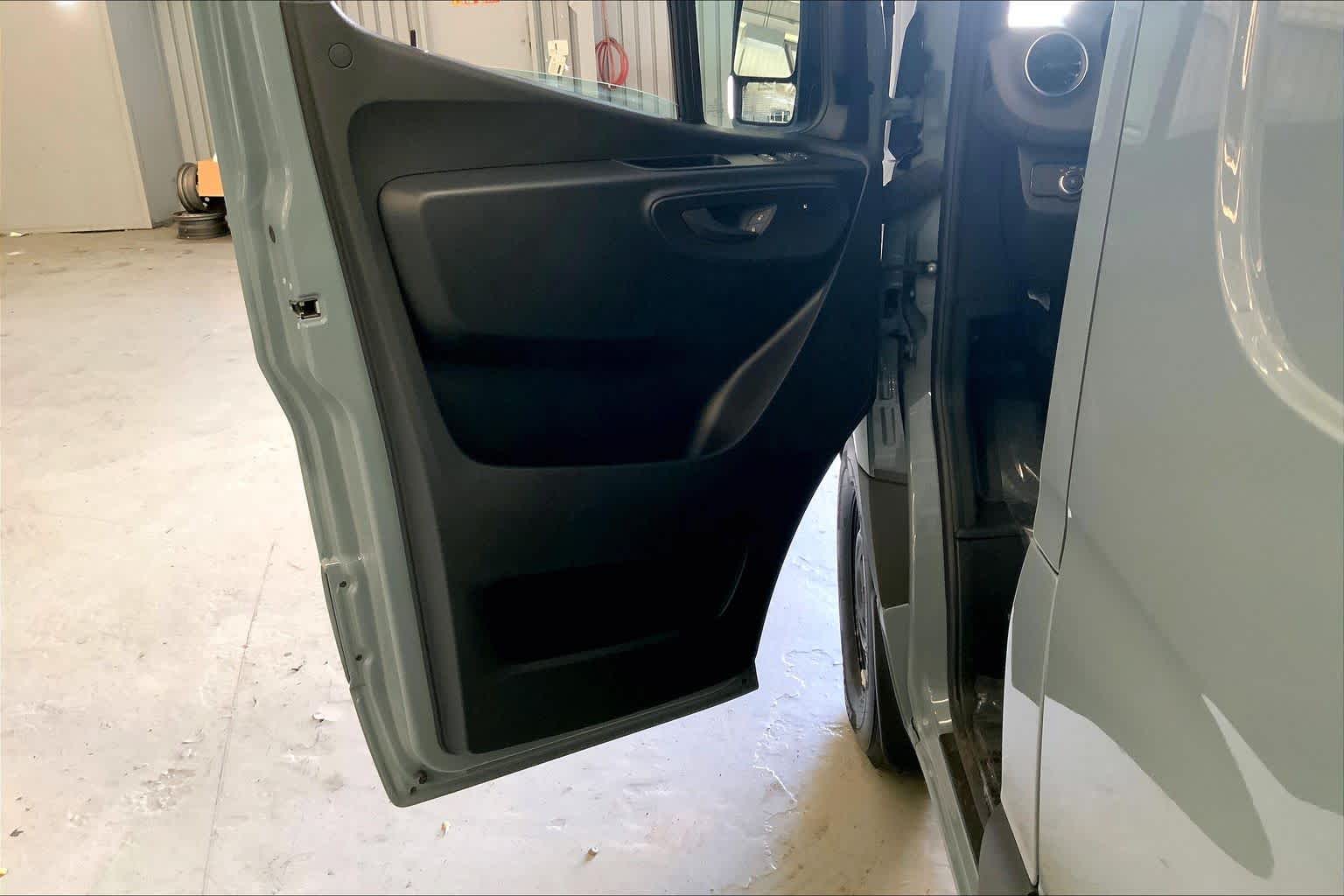 2025 Mercedes-Benz Sprinter Cargo Van 2500 High Roof I4 Diesel HO 170 RWD
