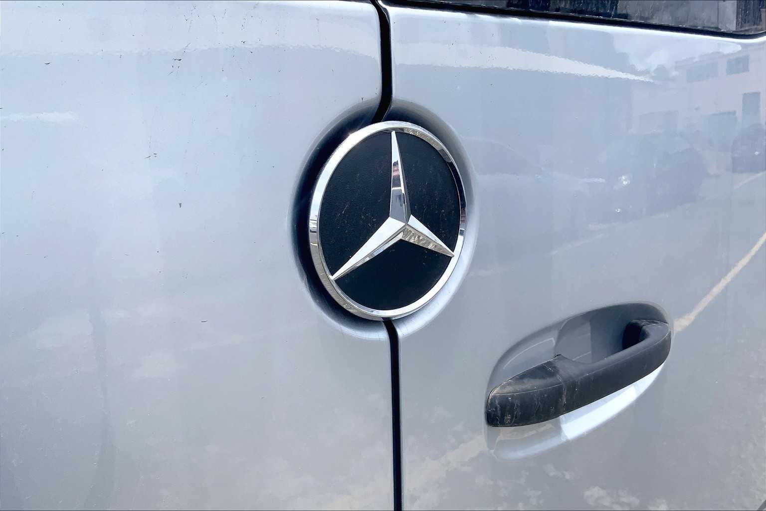 2025 Mercedes-Benz Sprinter Passenger Van 2500 Standard Roof I4 Diesel HO 144" RWD