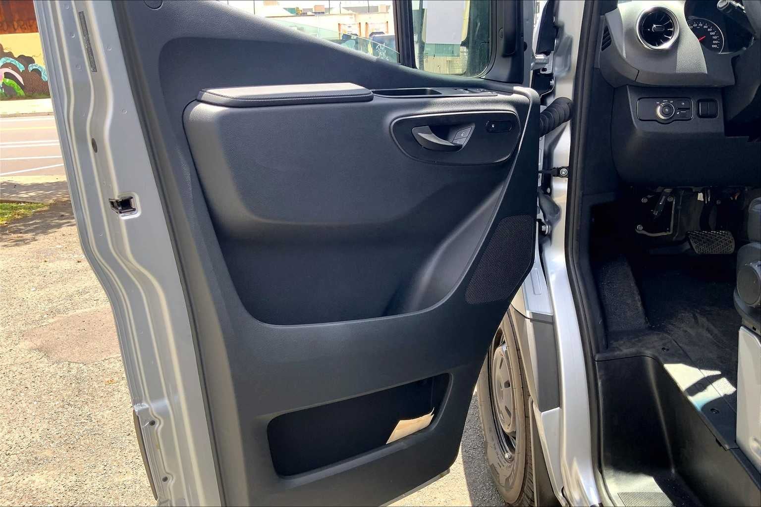 2025 Mercedes-Benz Sprinter Passenger Van 2500 High Roof I4 Diesel HO 144" RWD