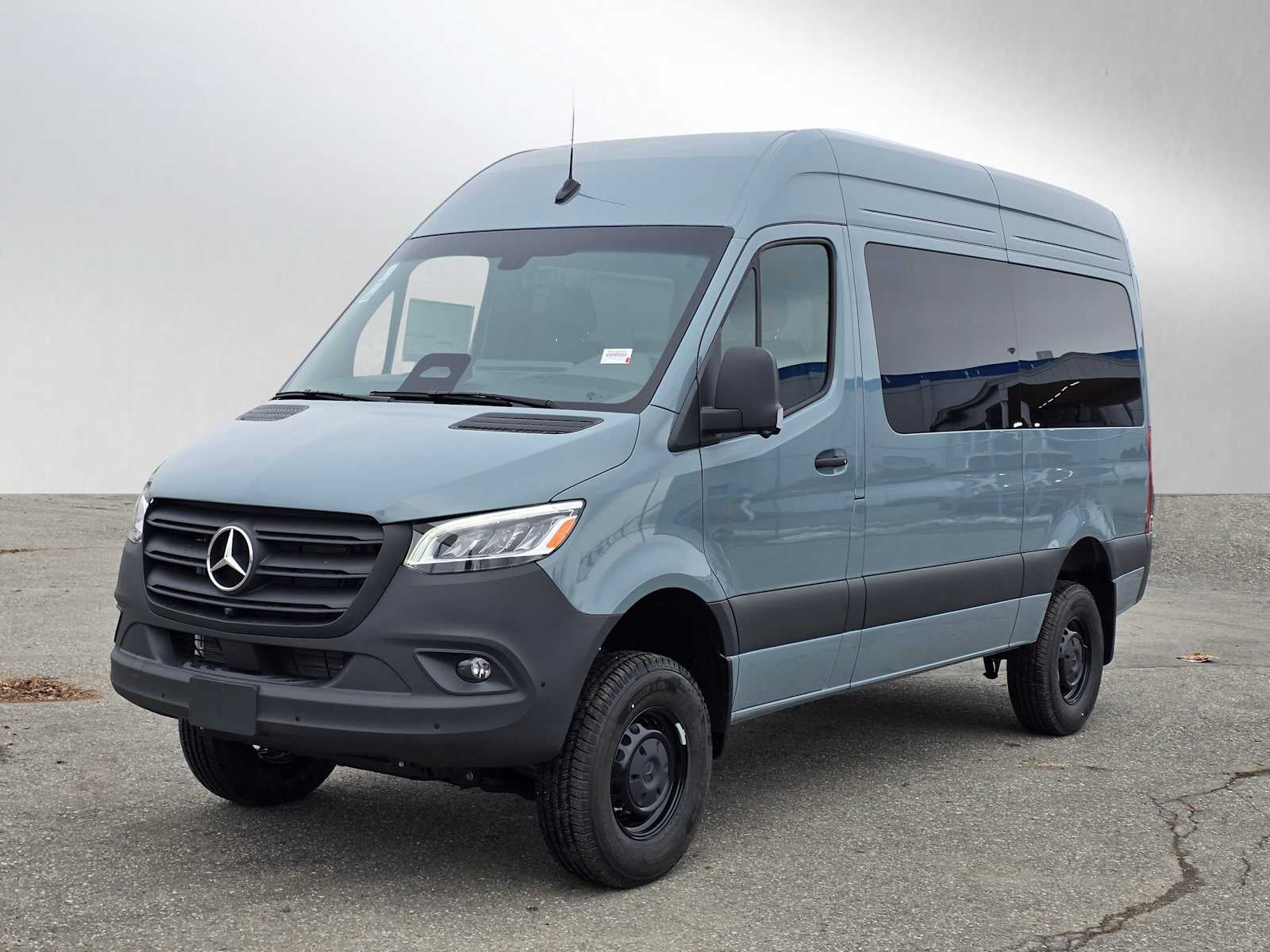 2026 Mercedes-Benz Sprinter Crew Van 2500 Standard Roof I4 Diesel HO 144 AWD