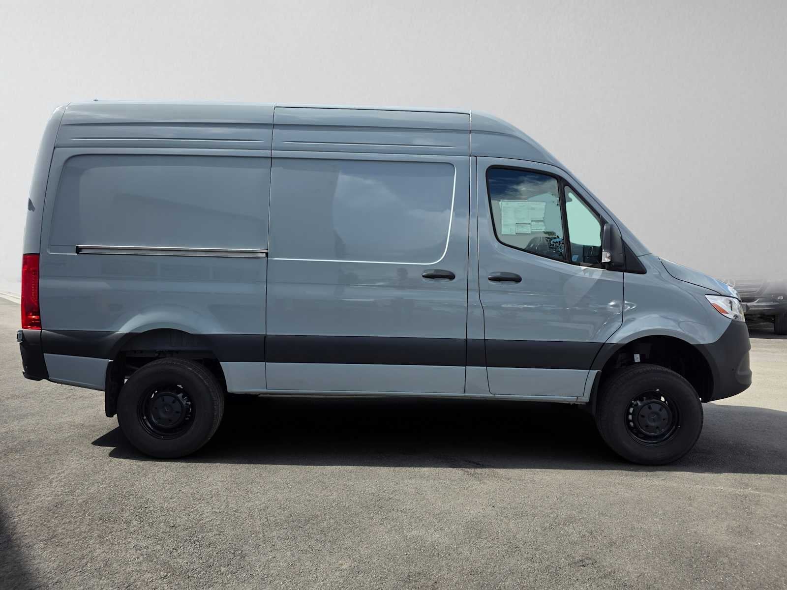 2025 Mercedes-Benz Sprinter Cargo Van 2500 Standard Roof I4 Diesel HO 144 AWD