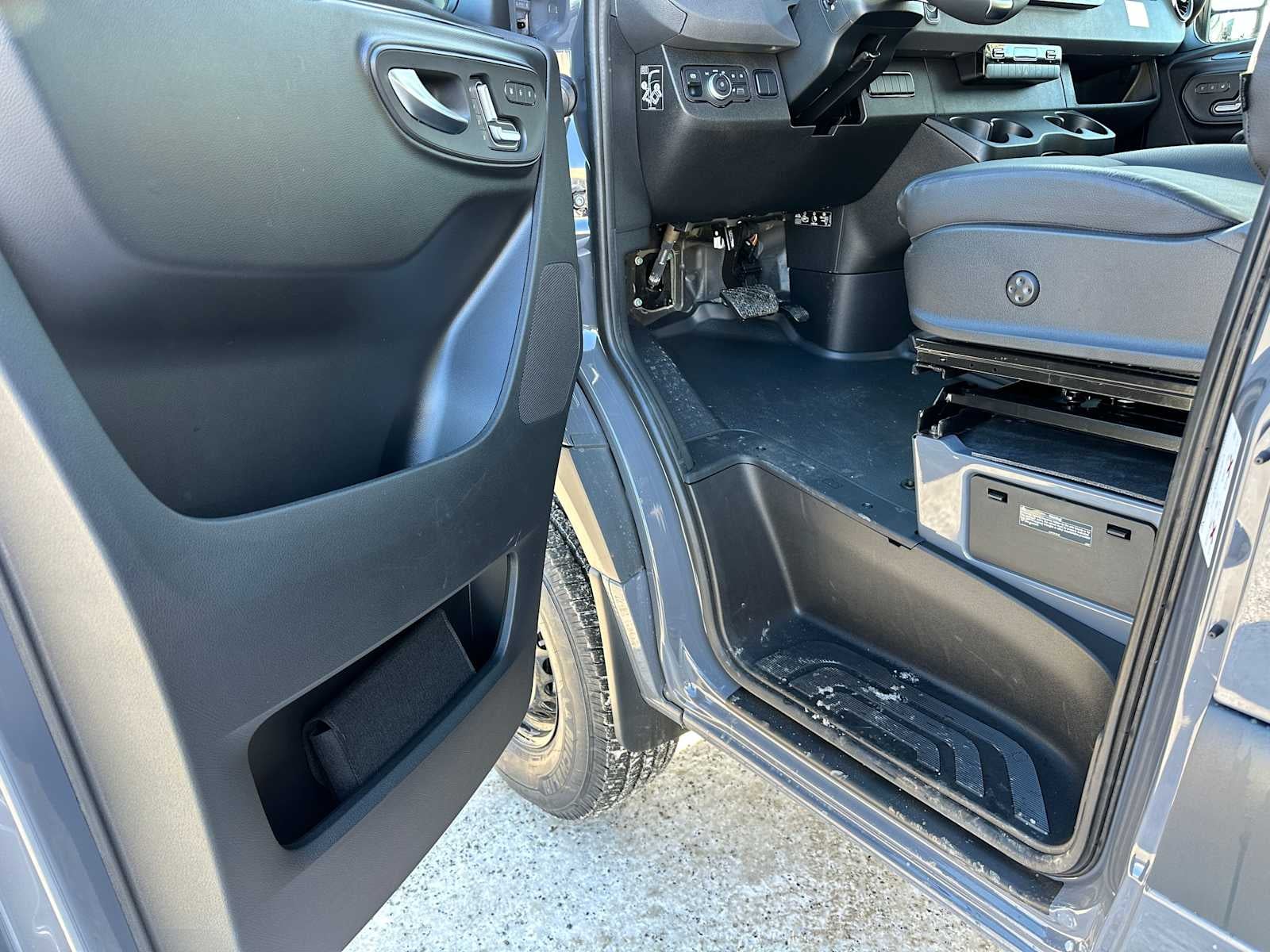2026 Mercedes-Benz Sprinter 2500 Standard Roof I4 Diesel HO 144 AWD