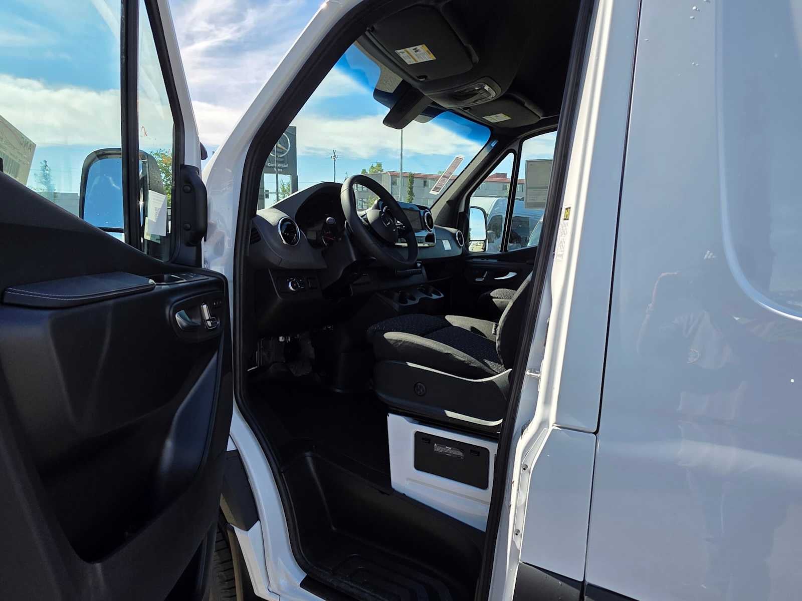 2026 Mercedes-Benz Sprinter 2500 Standard Roof I4 Diesel HO 144 AWD