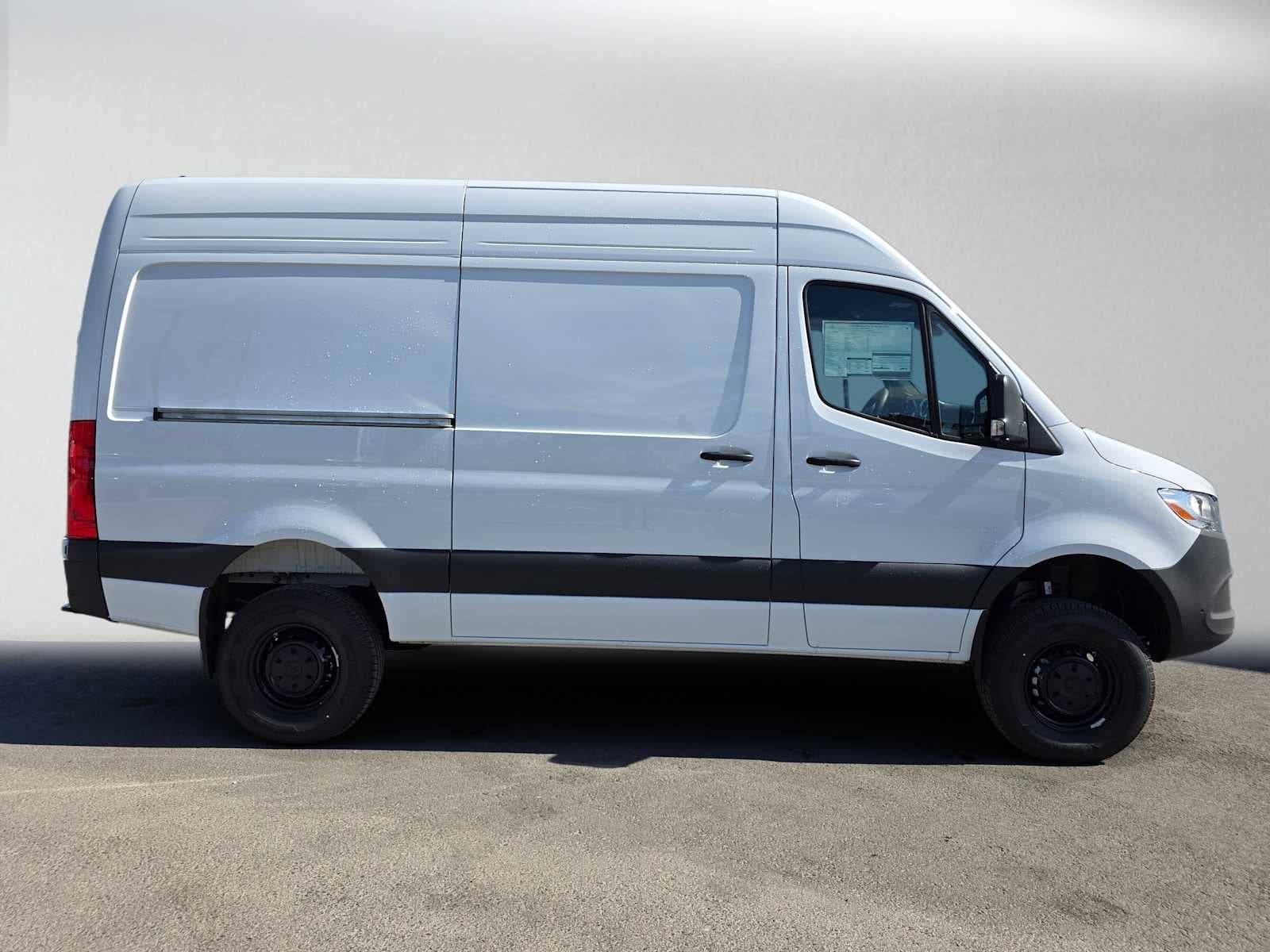 2026 Mercedes-Benz Sprinter 2500 Standard Roof I4 Diesel HO 144 AWD