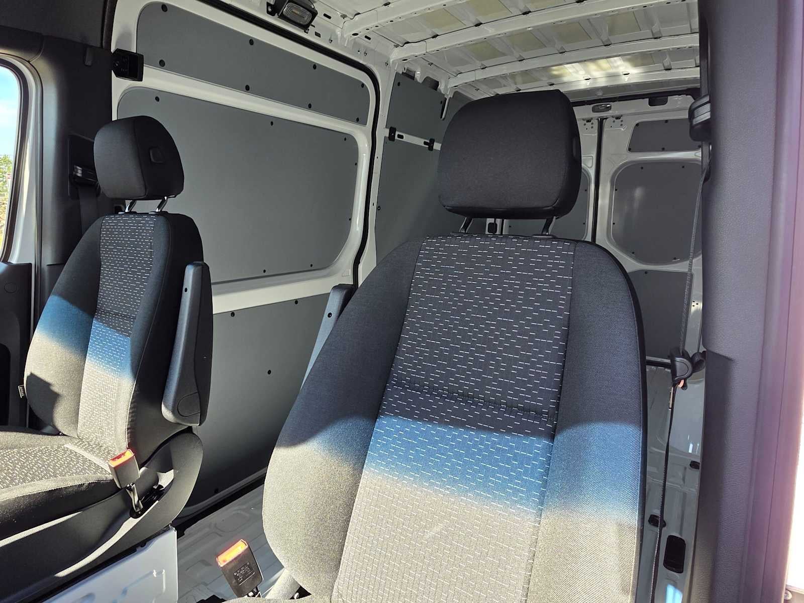 2026 Mercedes-Benz Sprinter 2500 Standard Roof I4 Diesel HO 144 AWD