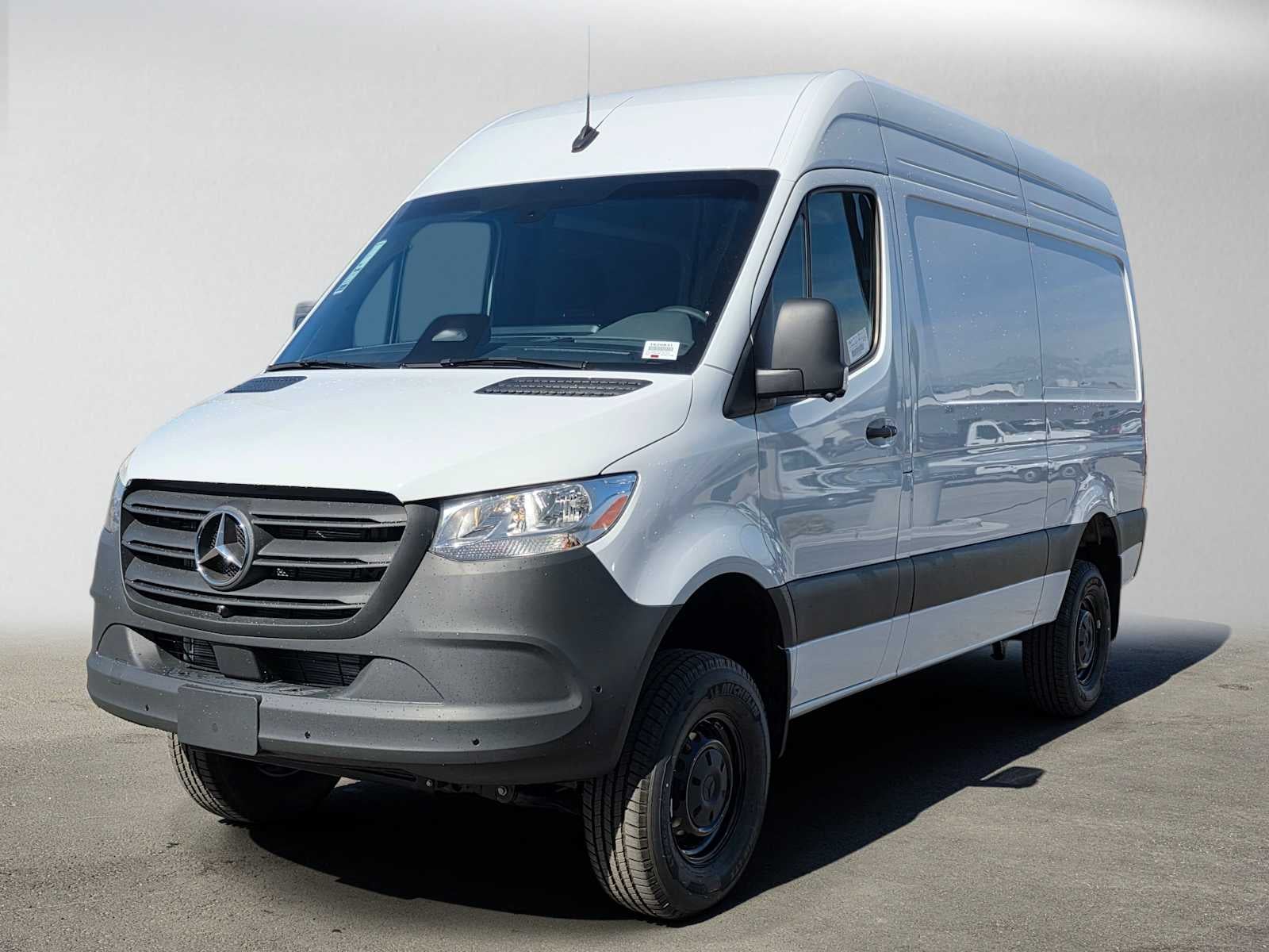 2026 Mercedes-Benz Sprinter 2500 Standard Roof I4 Diesel HO 144 AWD