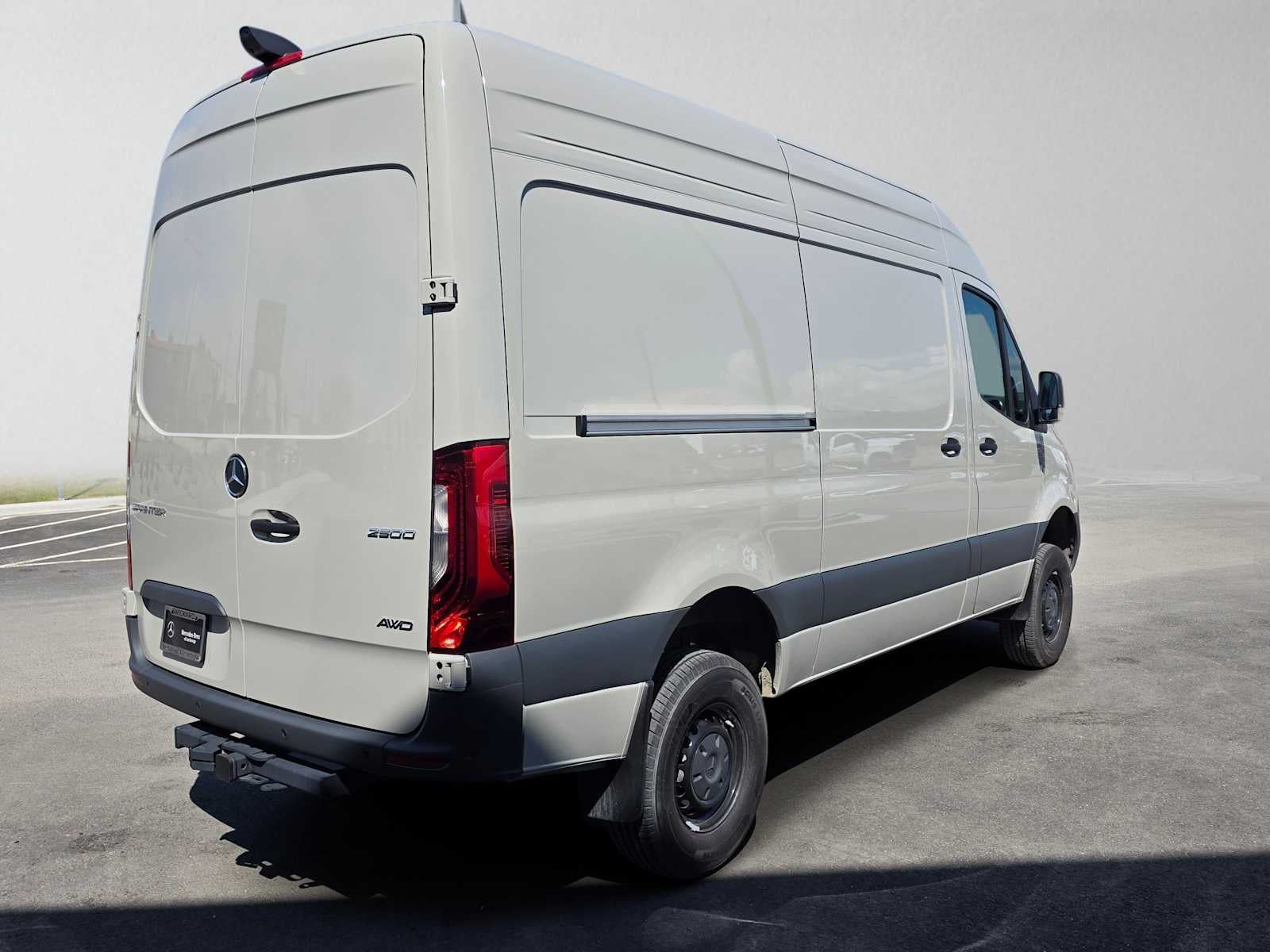 2026 Mercedes-Benz Sprinter 2500 Standard Roof I4 Diesel HO 144 AWD