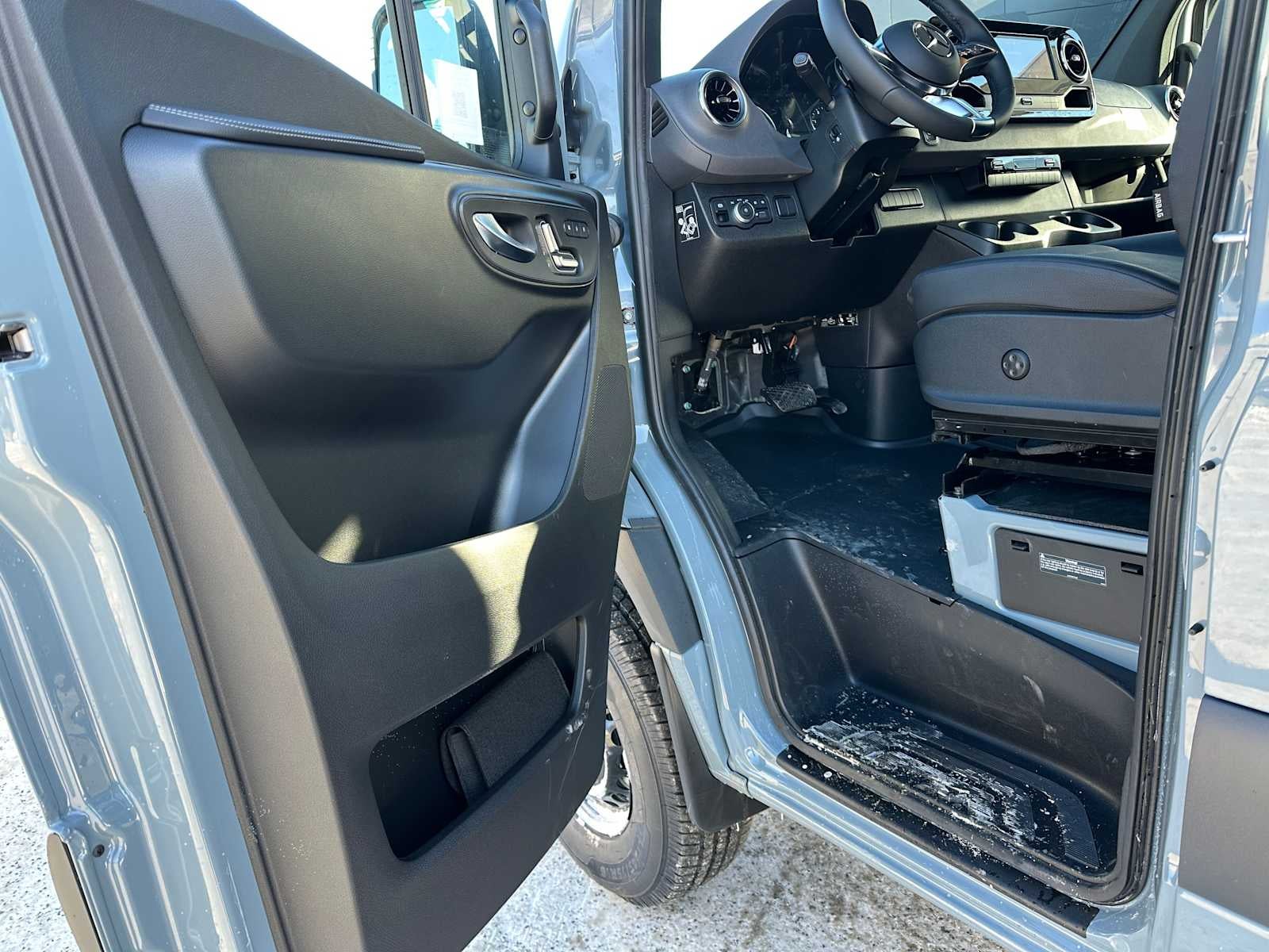 2026 Mercedes-Benz Sprinter 2500 Standard Roof I4 Diesel HO 144 AWD