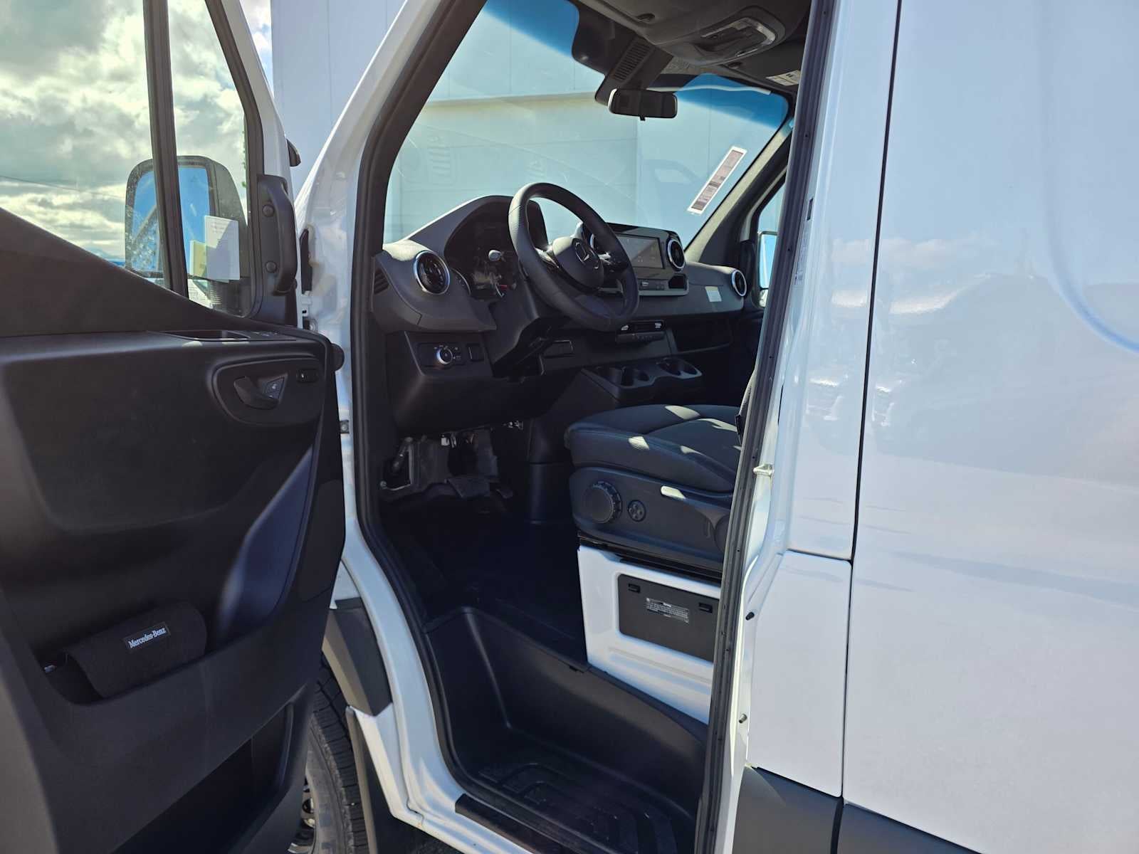 2025 Mercedes-Benz Sprinter Cargo Van 2500 Standard Roof I4 Diesel HO 144 AWD
