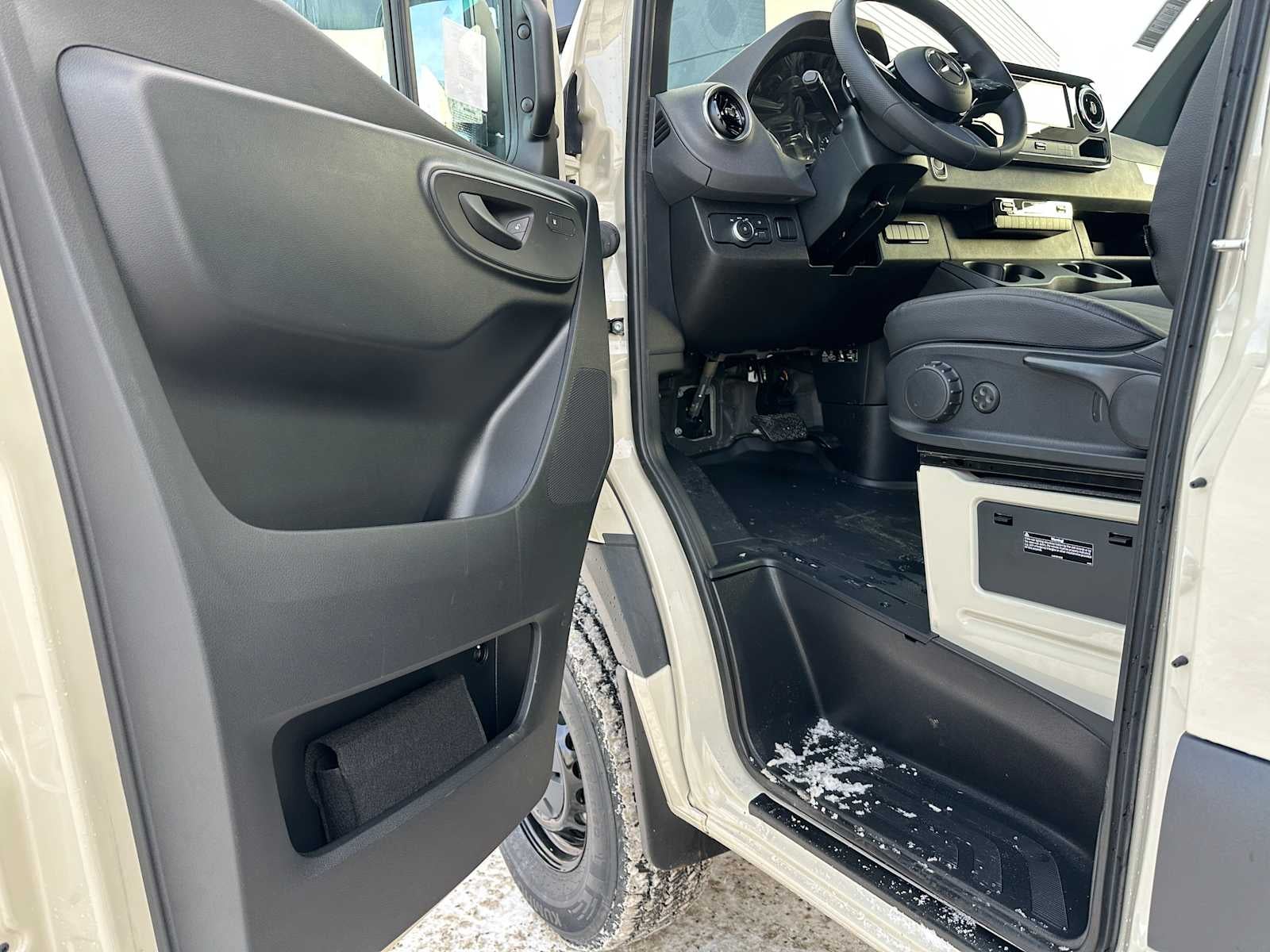 2025 Mercedes-Benz Sprinter Cargo Van 2500 Standard Roof I4 Diesel HO 144 AWD