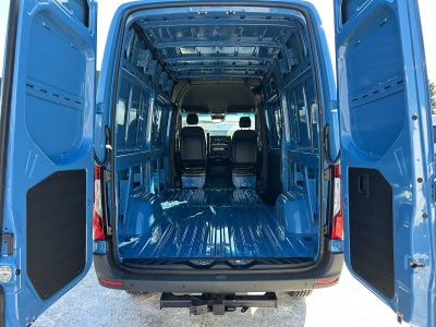 2026 Mercedes-Benz Sprinter 2500 Standard Roof I4 Diesel HO 144 AWD