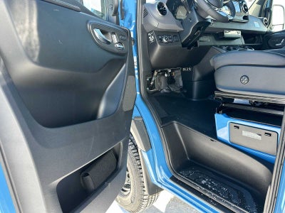 2026 Mercedes-Benz Sprinter 2500 Standard Roof I4 Diesel HO 144 AWD