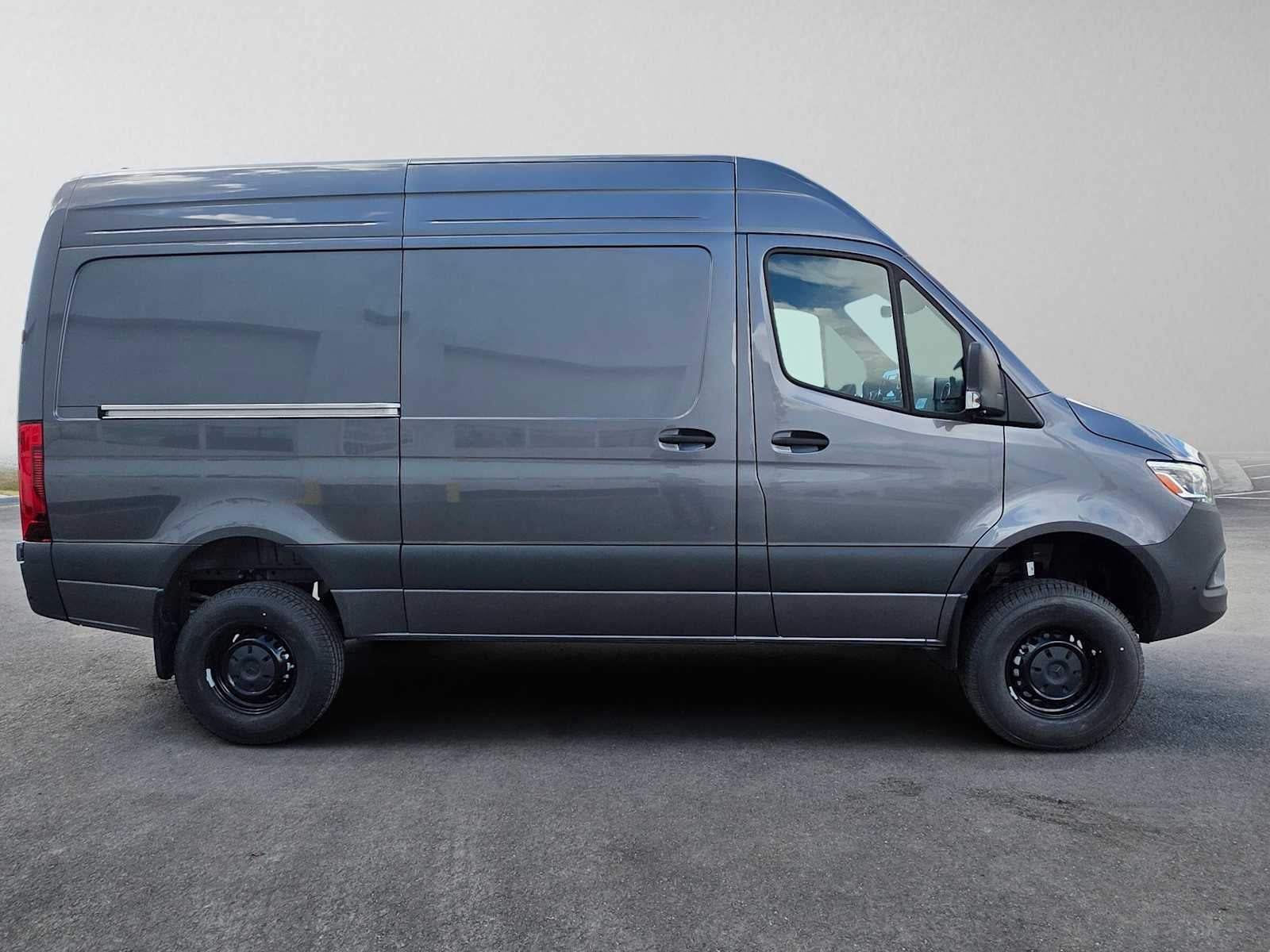 2026 Mercedes-Benz Sprinter 2500 Standard Roof I4 Diesel HO 144 AWD