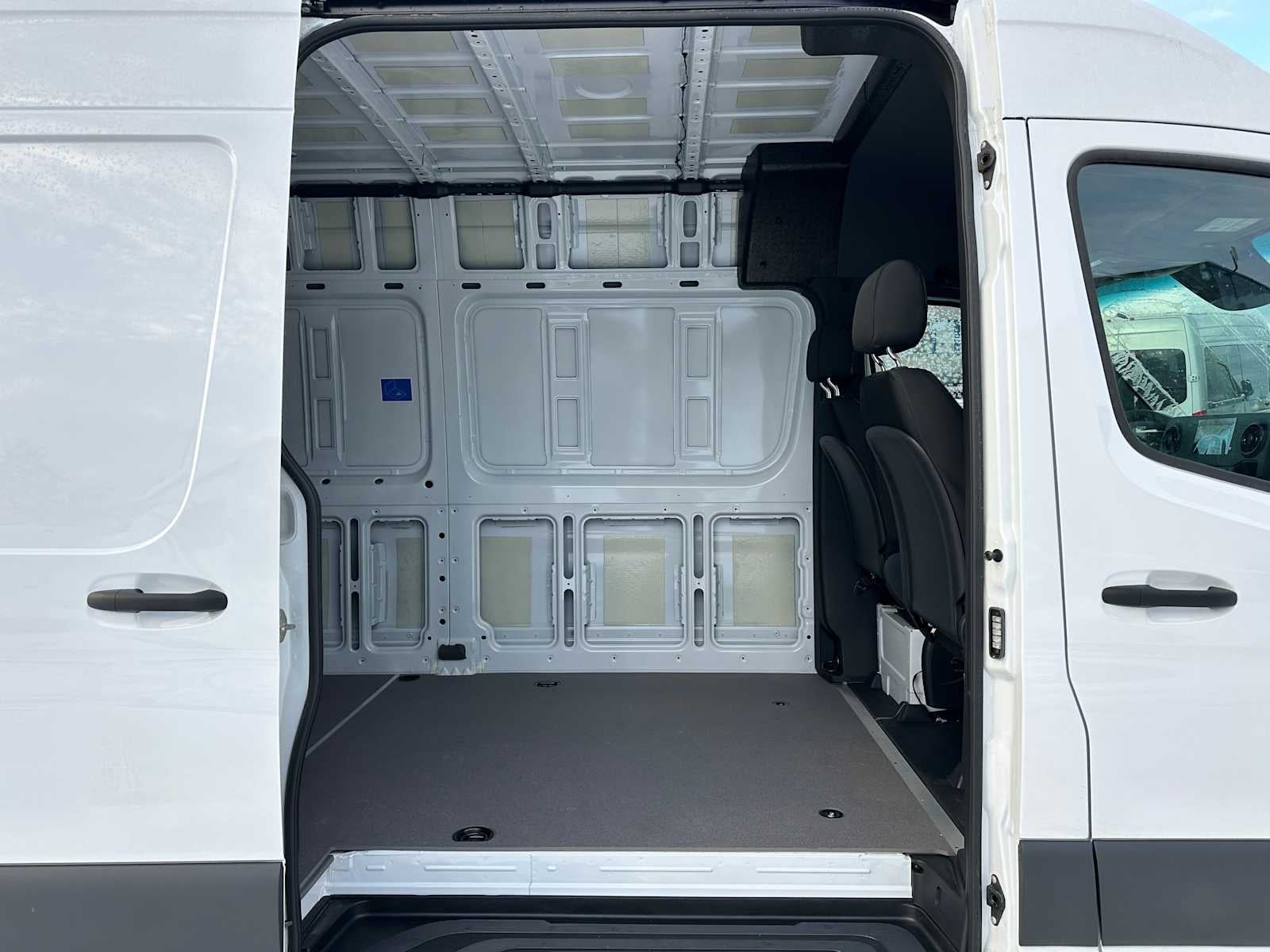 2024 Mercedes-Benz Sprinter Cargo Van 2500 High Roof I4 Diesel HO 170 RWD