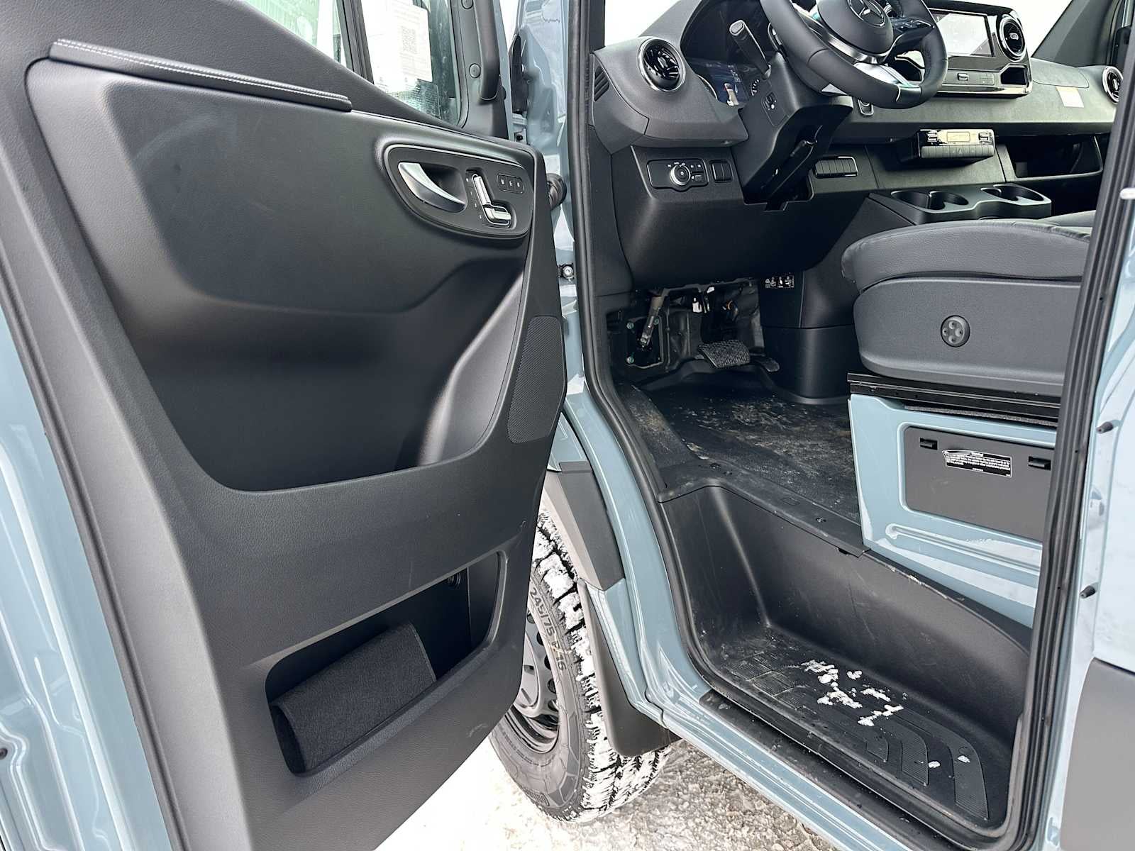 2026 Mercedes-Benz Sprinter 2500 High Roof I4 Diesel HO 170 AWD