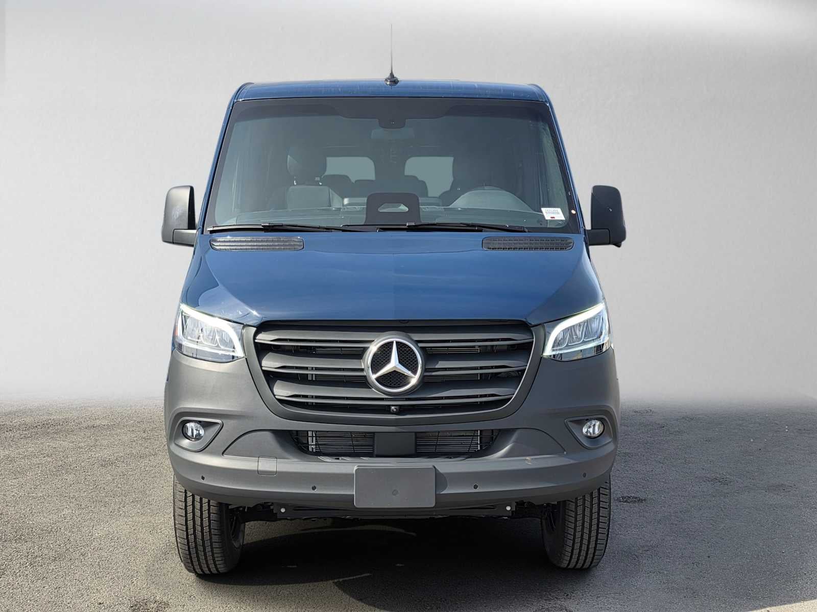 2026 Mercedes-Benz Sprinter Passenger Van 2500 Standard Roof I4 Diesel HO 144 AWD