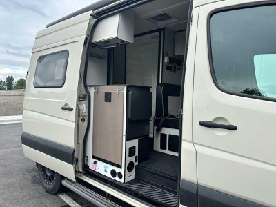 2018 Mercedes-Benz Sprinter Cargo Van 2500 Standard Roof V6 144 4WD