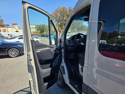 2026 Mercedes-Benz Sprinter 2500 Standard Roof I4 Diesel HO 144 RWD