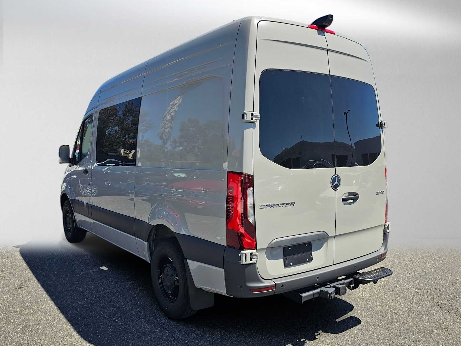 2026 Mercedes-Benz Sprinter 2500 Standard Roof I4 Diesel HO 144 RWD