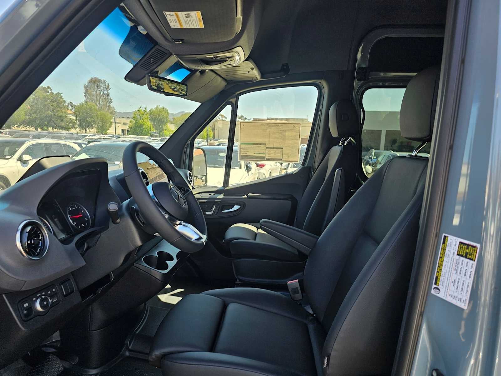 2026 Mercedes-Benz Sprinter 2500 Standard Roof I4 Diesel HO 144 RWD