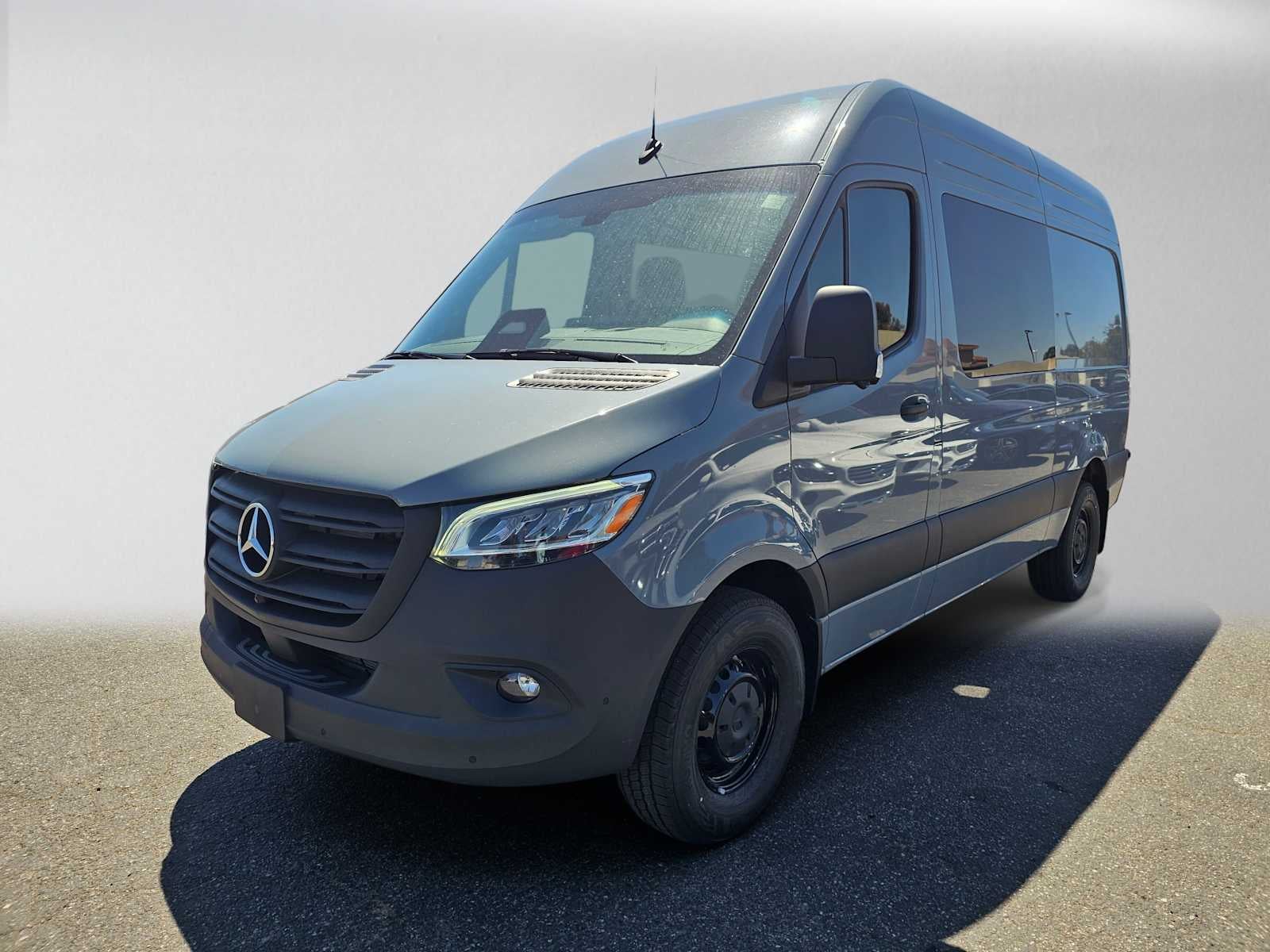 2026 Mercedes-Benz Sprinter 2500 Standard Roof I4 Diesel HO 144 RWD