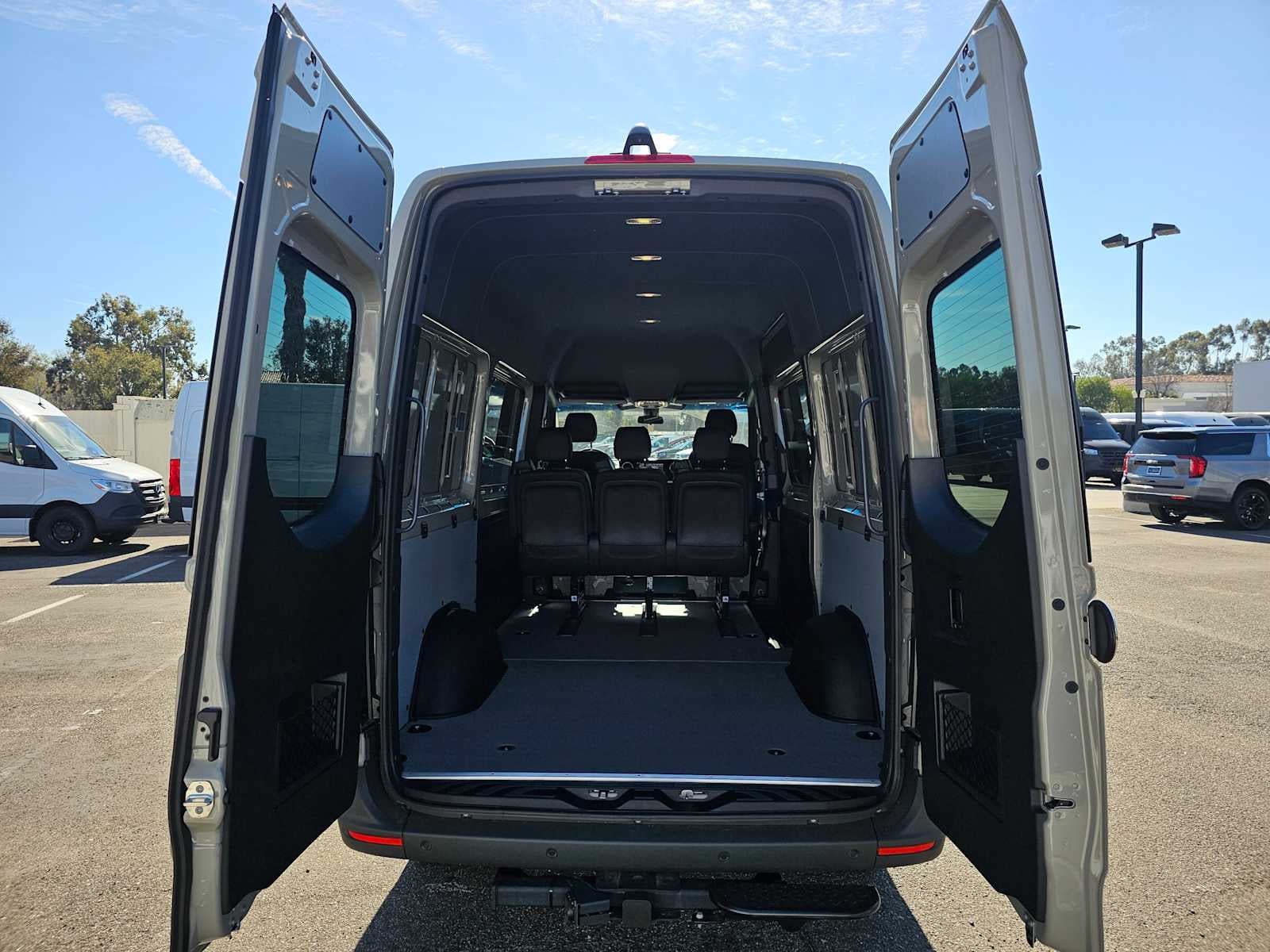 2026 Mercedes-Benz Sprinter 2500 Standard Roof I4 Diesel HO 144" RWD