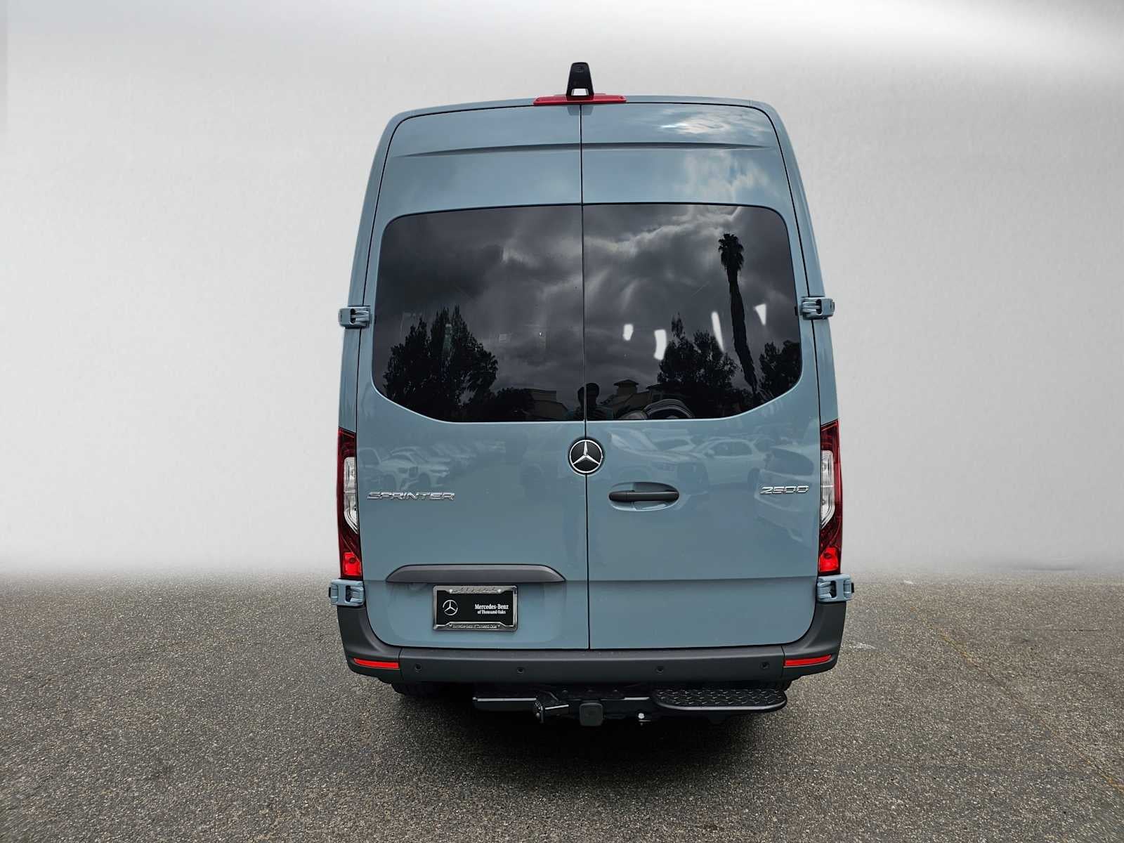 2026 Mercedes-Benz Sprinter 2500 Standard Roof I4 Diesel HO 144 RWD