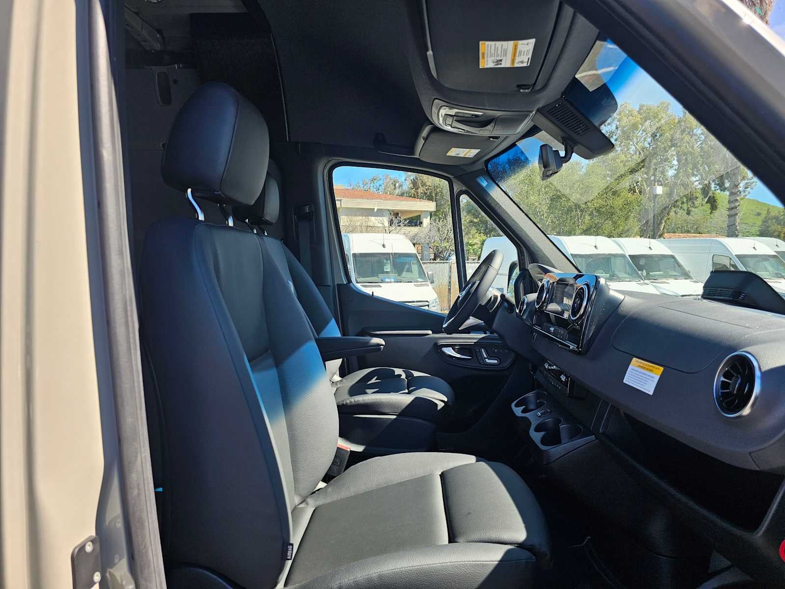 2026 Mercedes-Benz Sprinter 2500 Standard Roof I4 Diesel HO 144 AWD