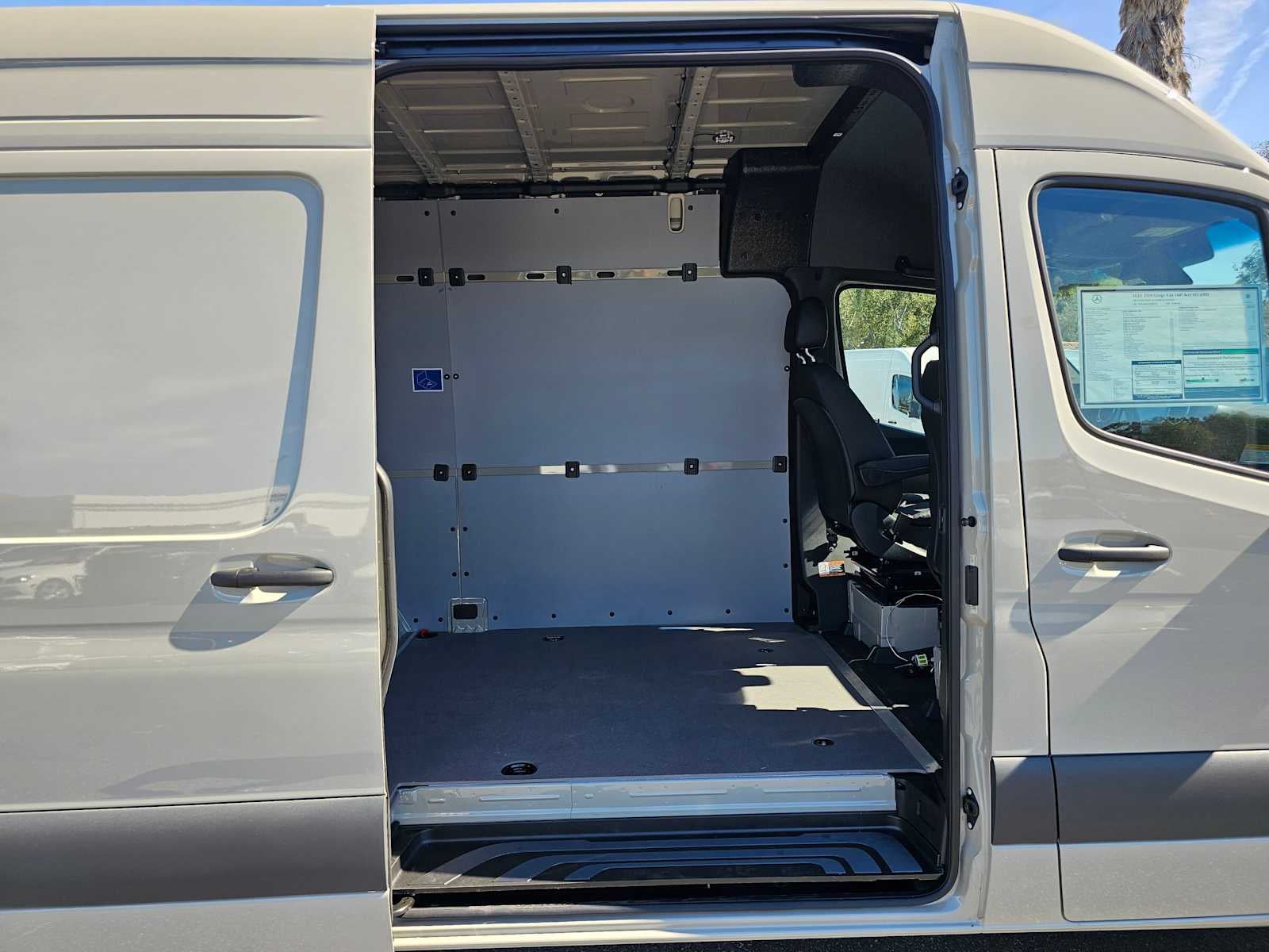 2026 Mercedes-Benz Sprinter 2500 Standard Roof I4 Diesel HO 144 AWD