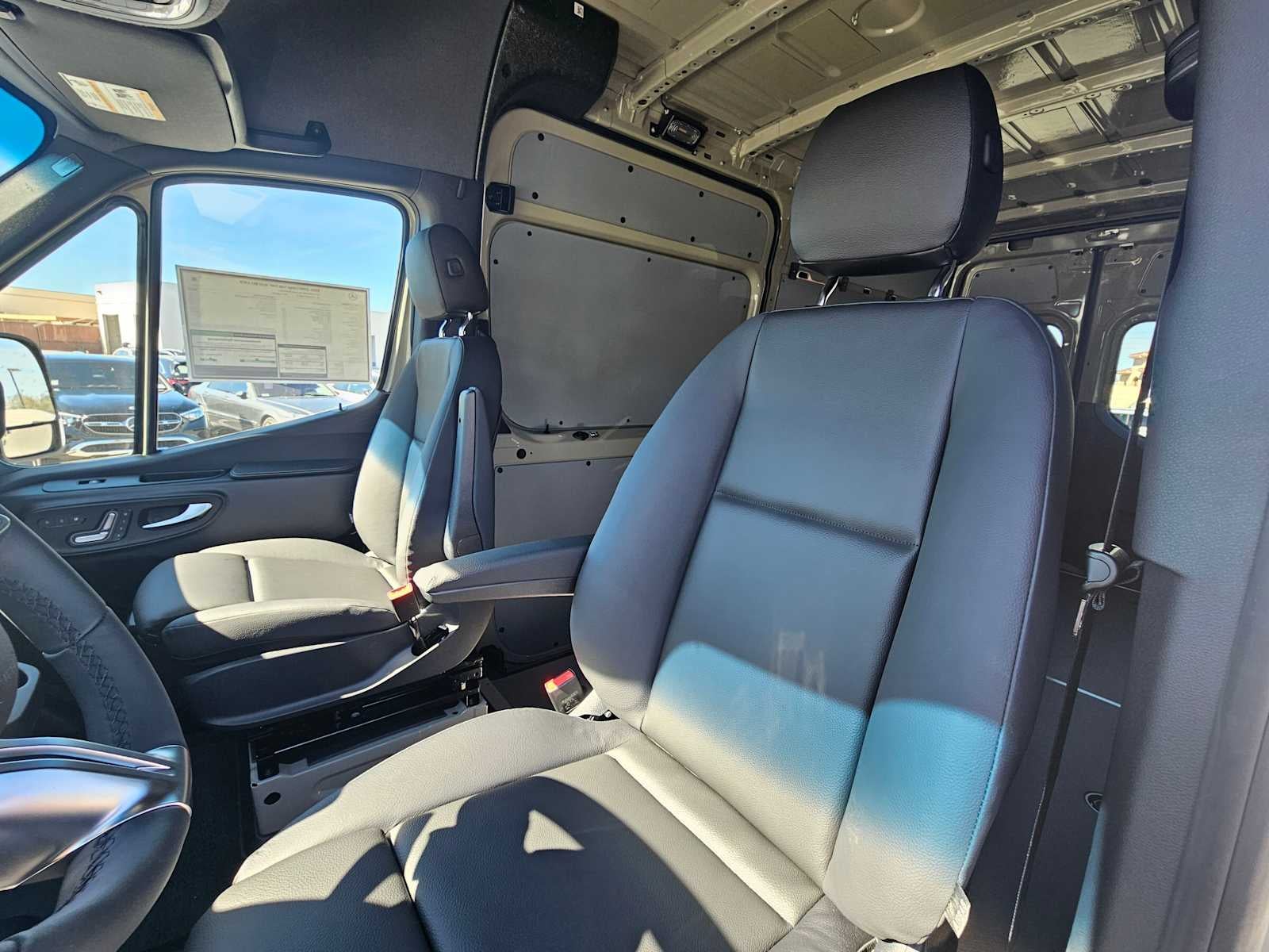2026 Mercedes-Benz Sprinter 2500 Standard Roof I4 Diesel HO 144 AWD