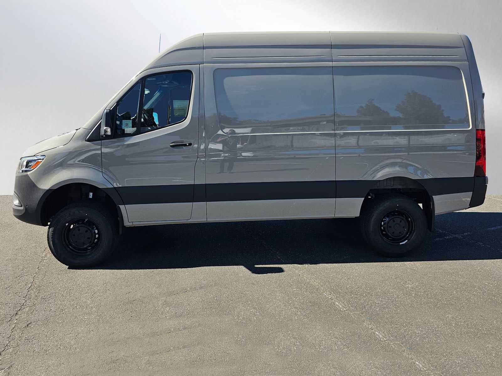 2026 Mercedes-Benz Sprinter 2500 Standard Roof I4 Diesel HO 144 AWD