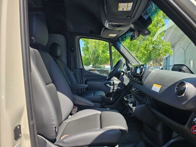 2026 Mercedes-Benz Sprinter 2500 Standard Roof I4 Diesel HO 144 AWD