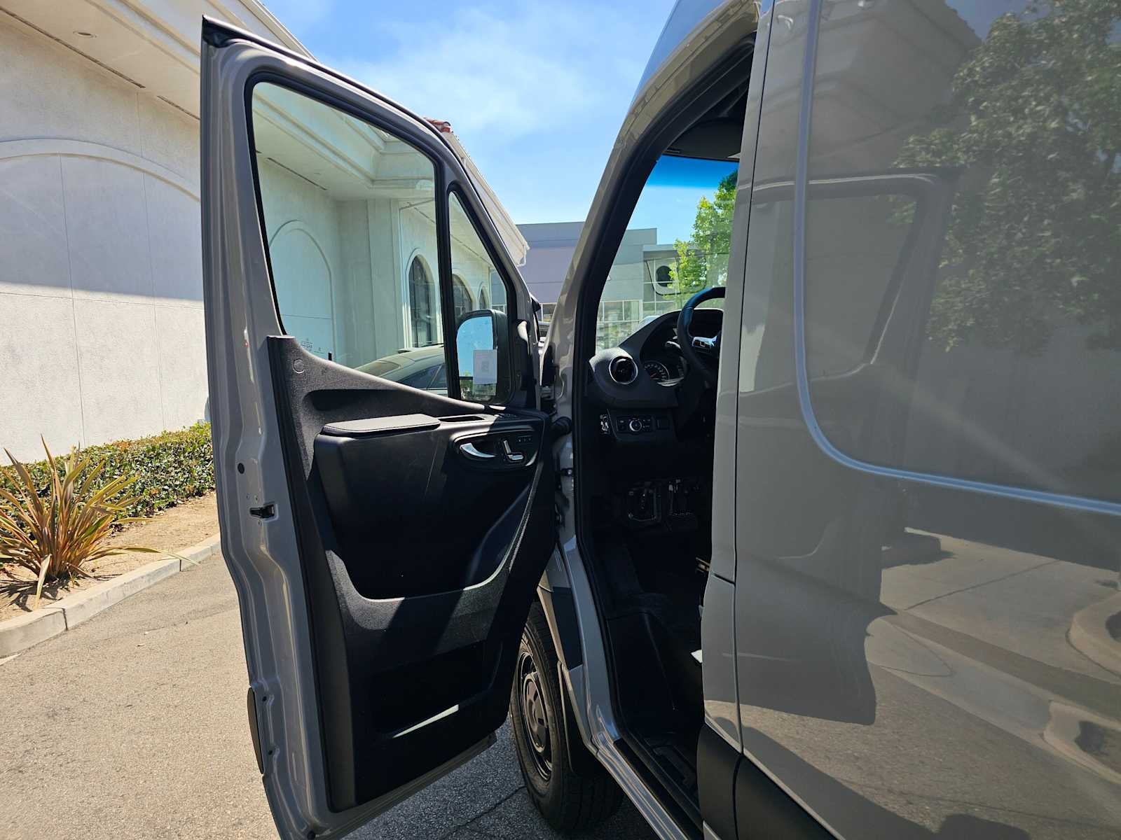 2026 Mercedes-Benz Sprinter 2500 Standard Roof I4 Diesel HO 144 AWD