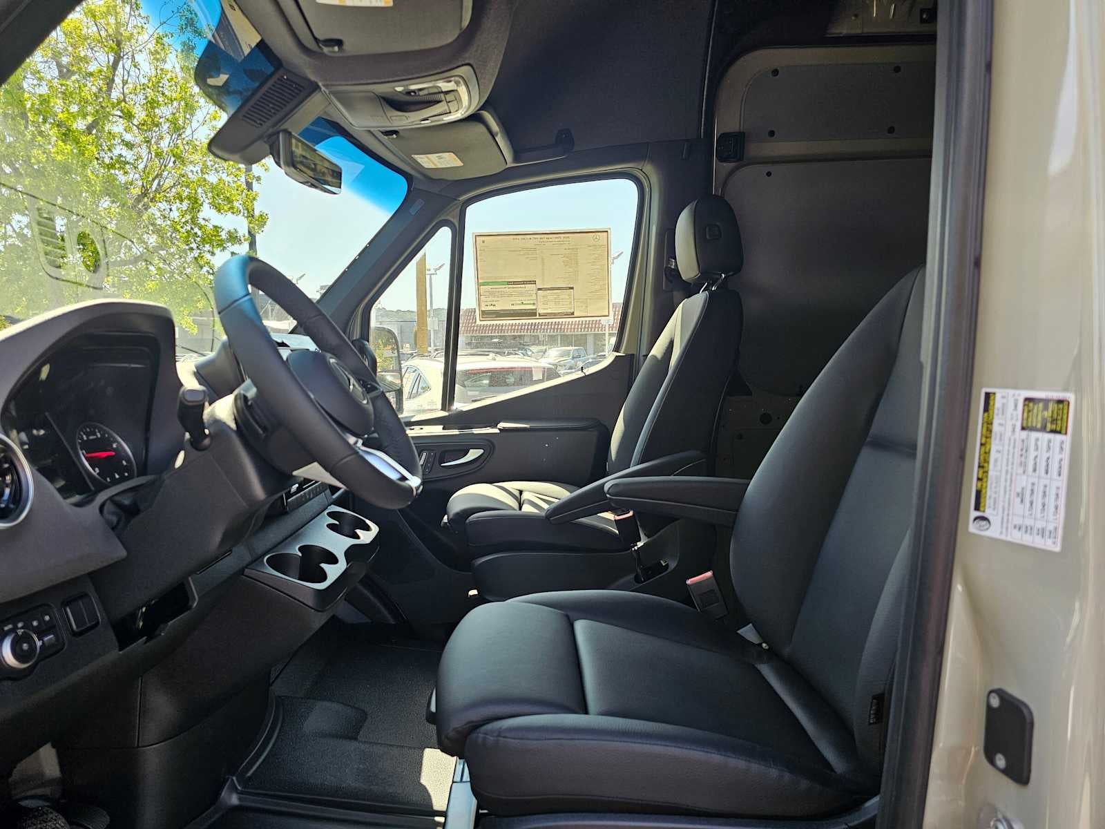 2026 Mercedes-Benz Sprinter 2500 Standard Roof I4 Diesel HO 144 AWD