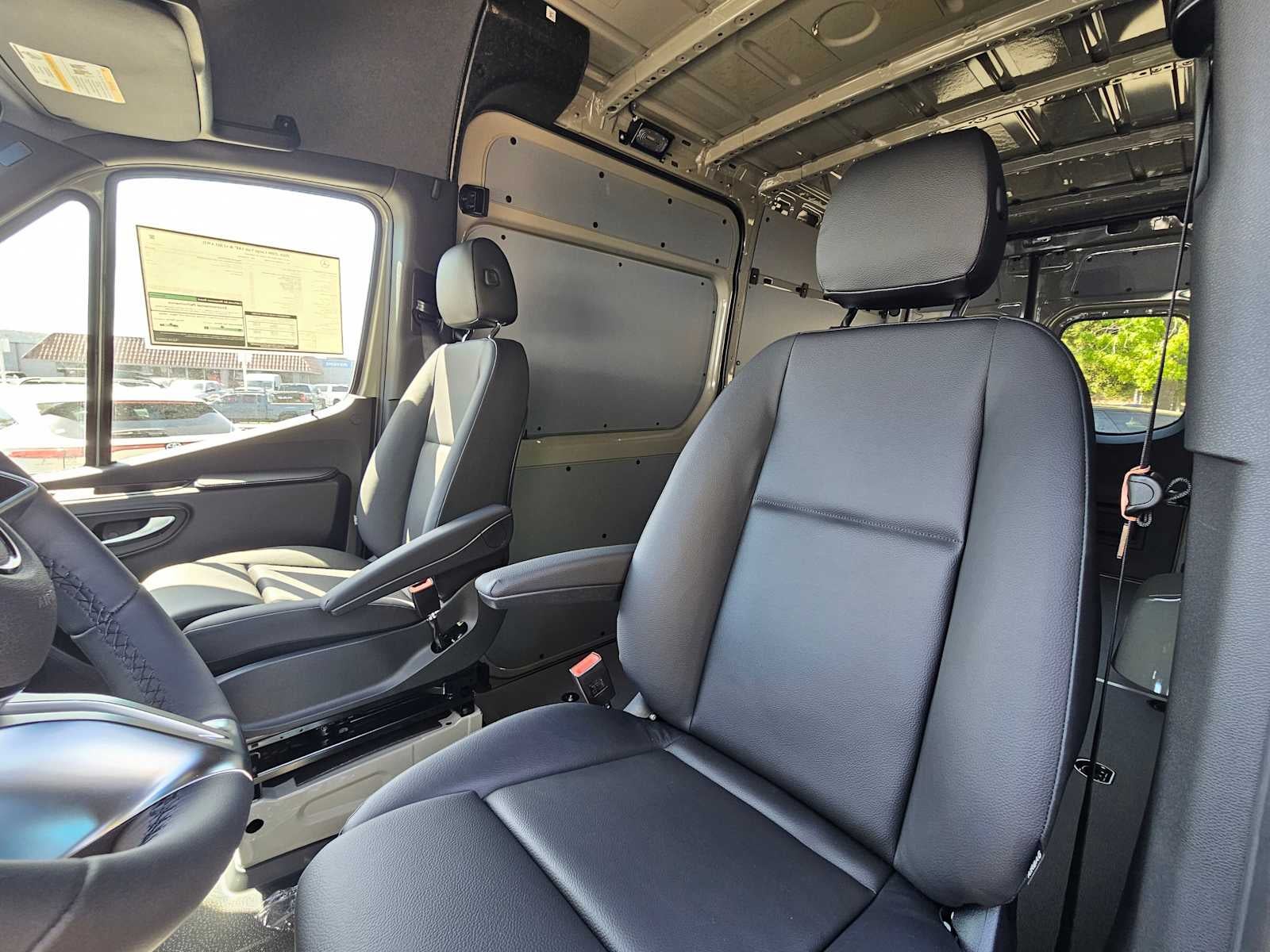 2026 Mercedes-Benz Sprinter 2500 Standard Roof I4 Diesel HO 144 AWD