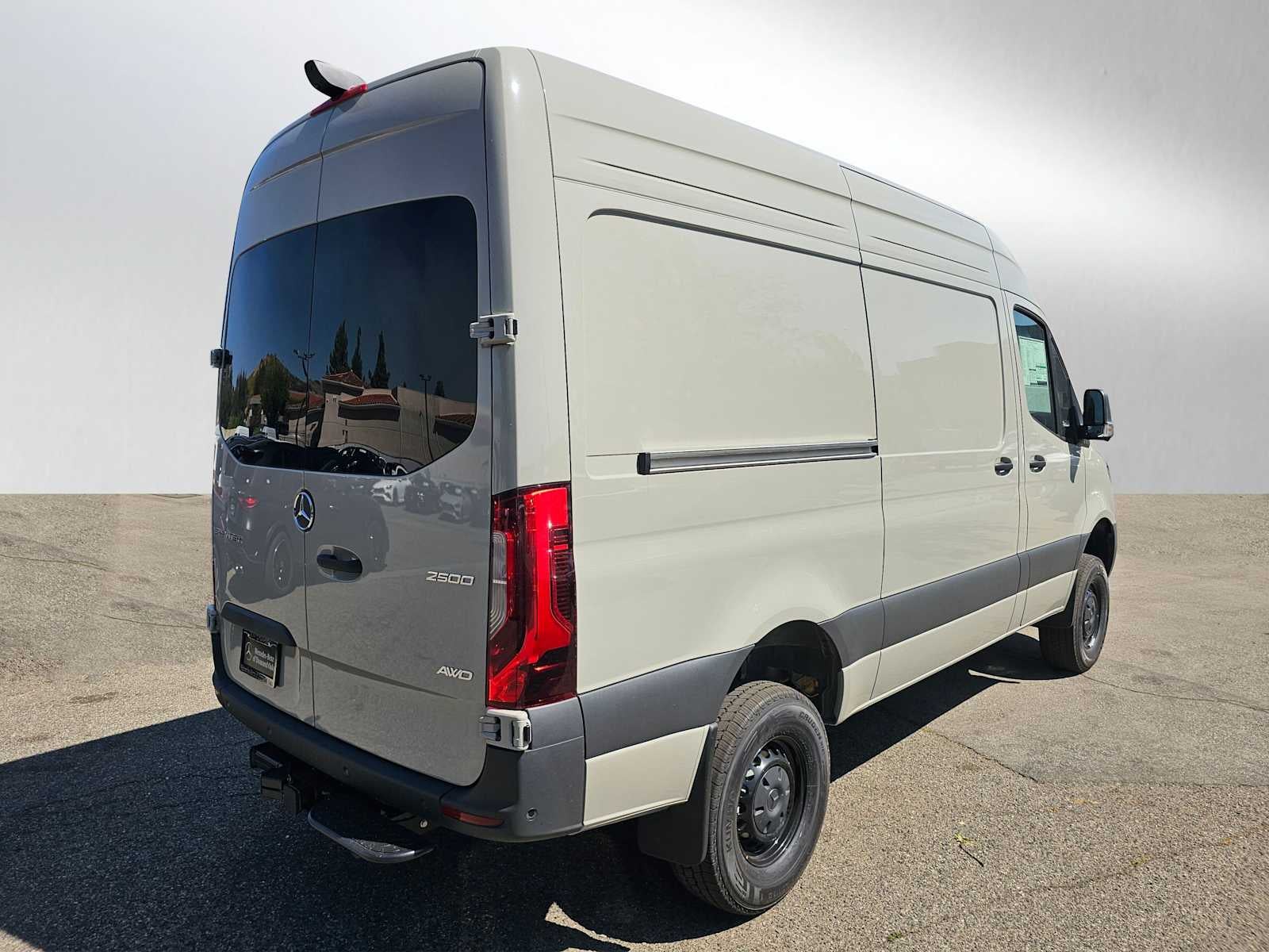 2026 Mercedes-Benz Sprinter 2500 Standard Roof I4 Diesel HO 144 AWD