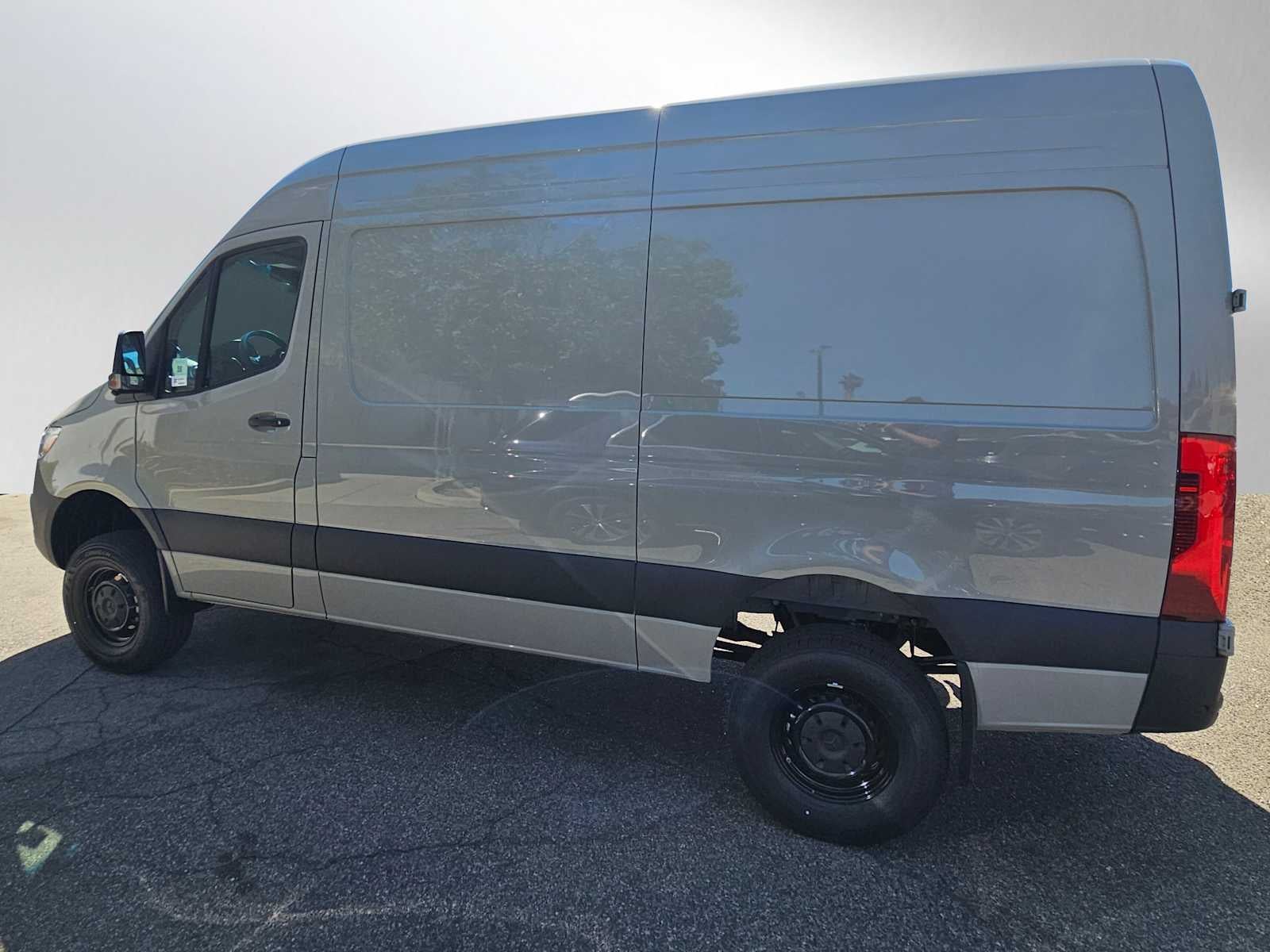 2026 Mercedes-Benz Sprinter 2500 Standard Roof I4 Diesel HO 144 AWD
