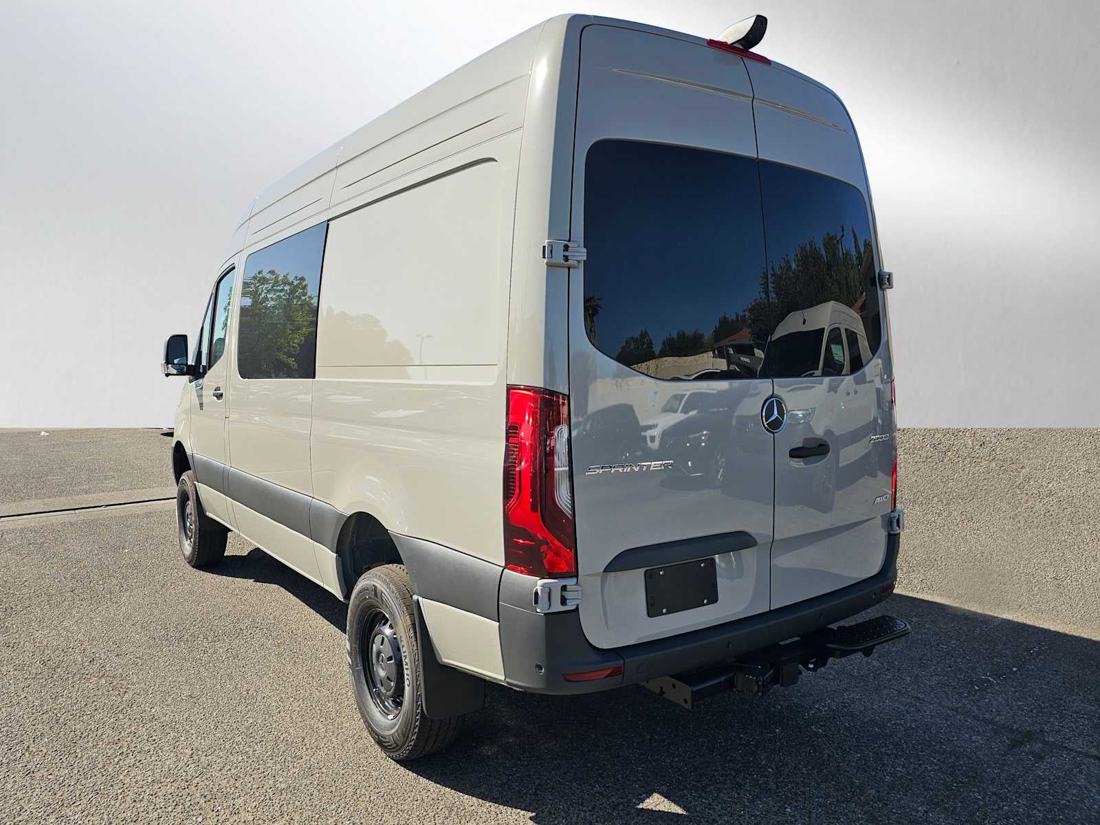 2026 Mercedes-Benz Sprinter 2500 Standard Roof I4 Diesel HO 144 AWD