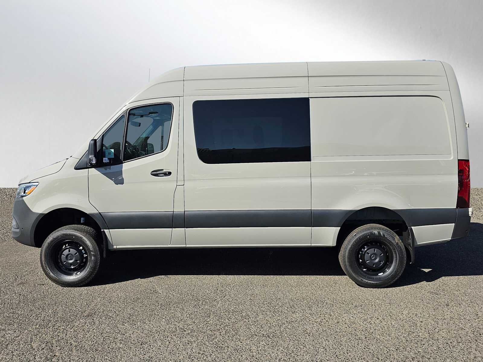2026 Mercedes-Benz Sprinter 2500 Standard Roof I4 Diesel HO 144 AWD