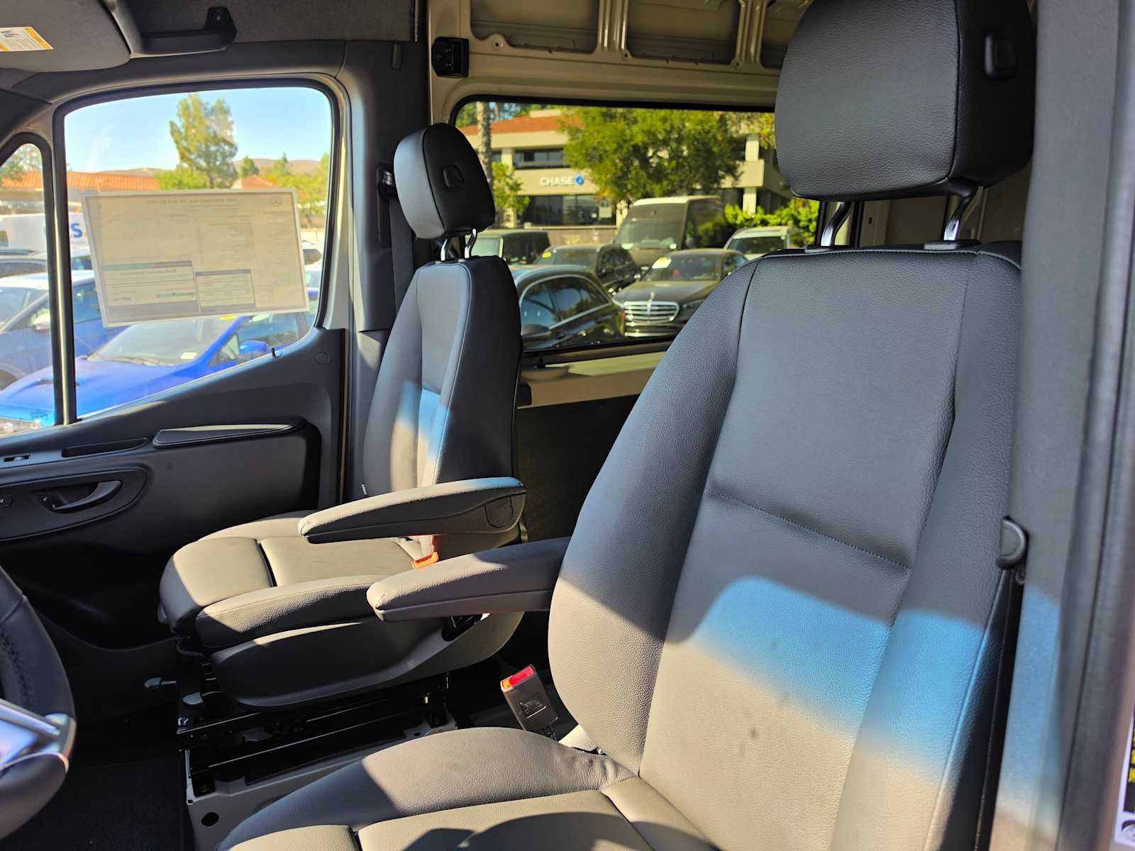 2026 Mercedes-Benz Sprinter 2500 Standard Roof I4 Diesel HO 144 AWD