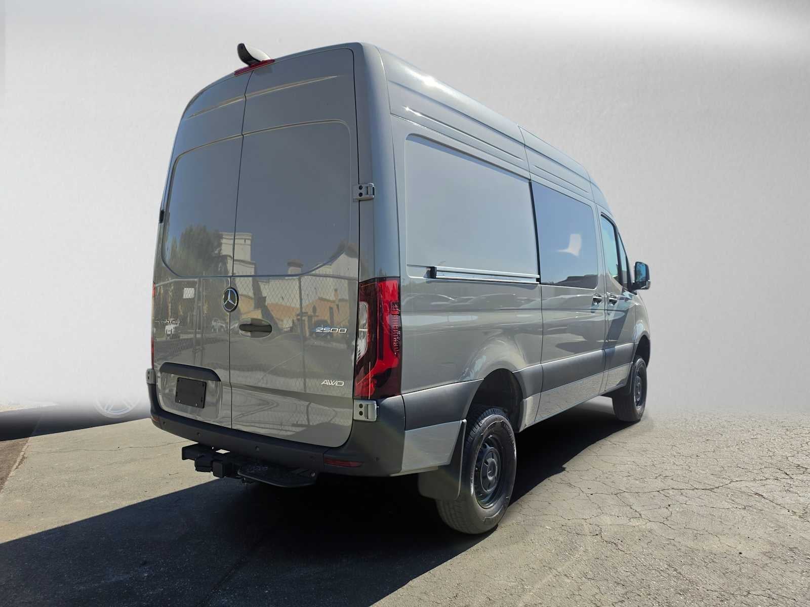 2026 Mercedes-Benz Sprinter 2500 Standard Roof I4 Diesel HO 144 AWD