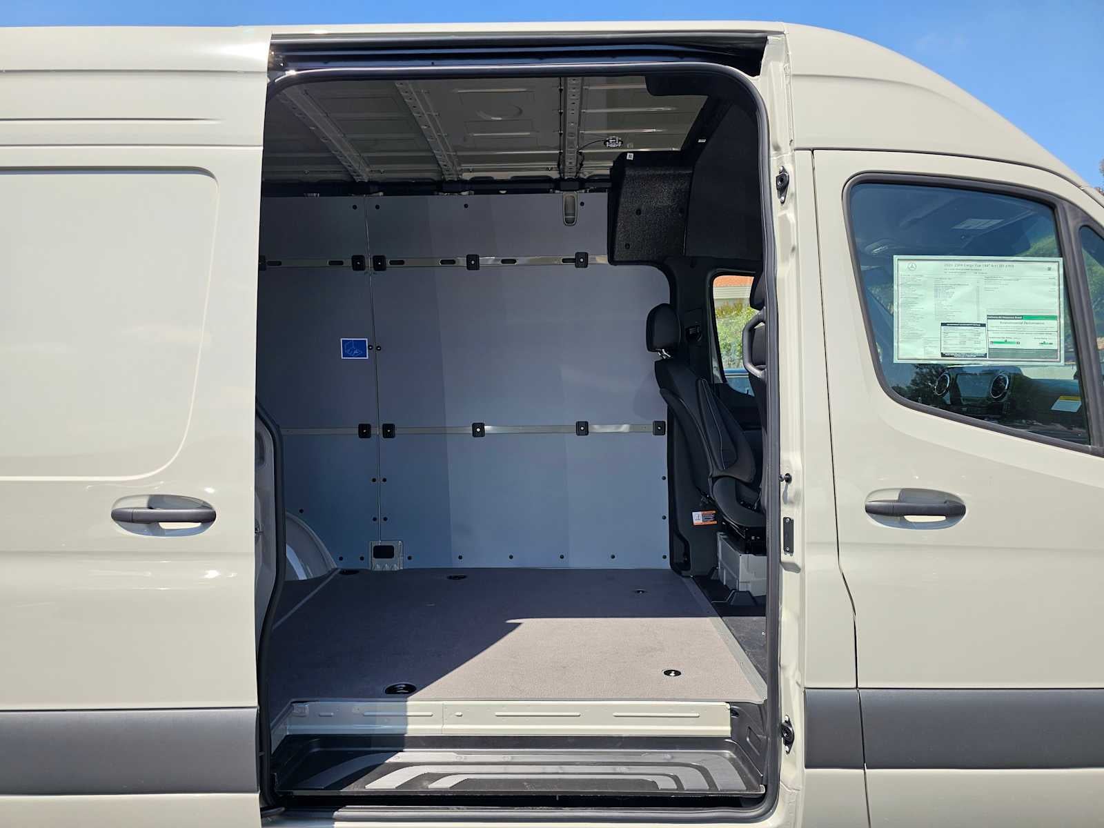 2026 Mercedes-Benz Sprinter 2500 Standard Roof I4 Diesel HO 144 AWD