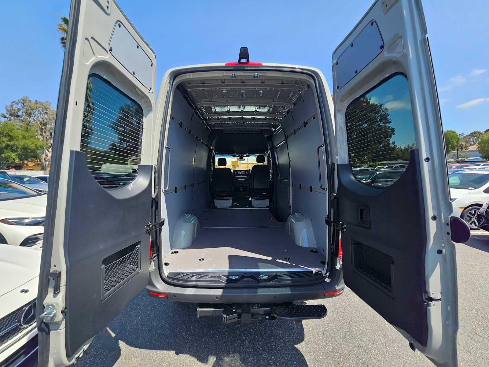 2026 Mercedes-Benz Sprinter 2500 Standard Roof I4 Diesel HO 144 AWD